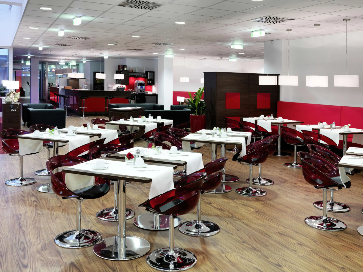 Отель Plaza Inn Amedia Wien