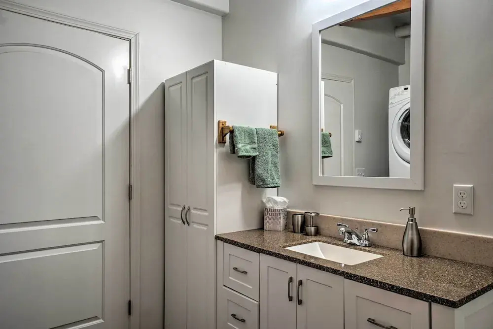 Pet-friendly Duplex w/ Northern Lights Aurora View