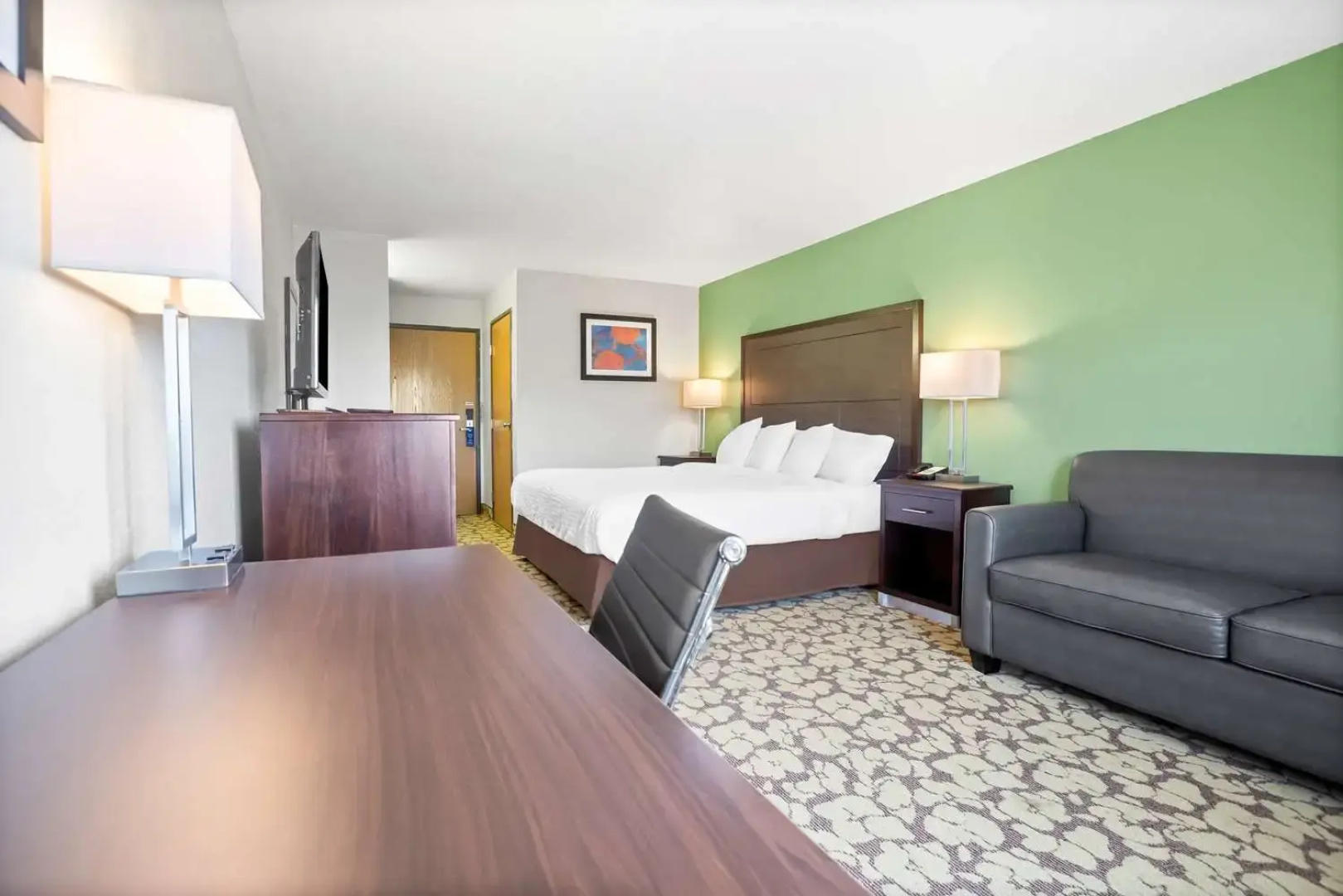 SureStay Plus Hotel by Best Western Bettendorf