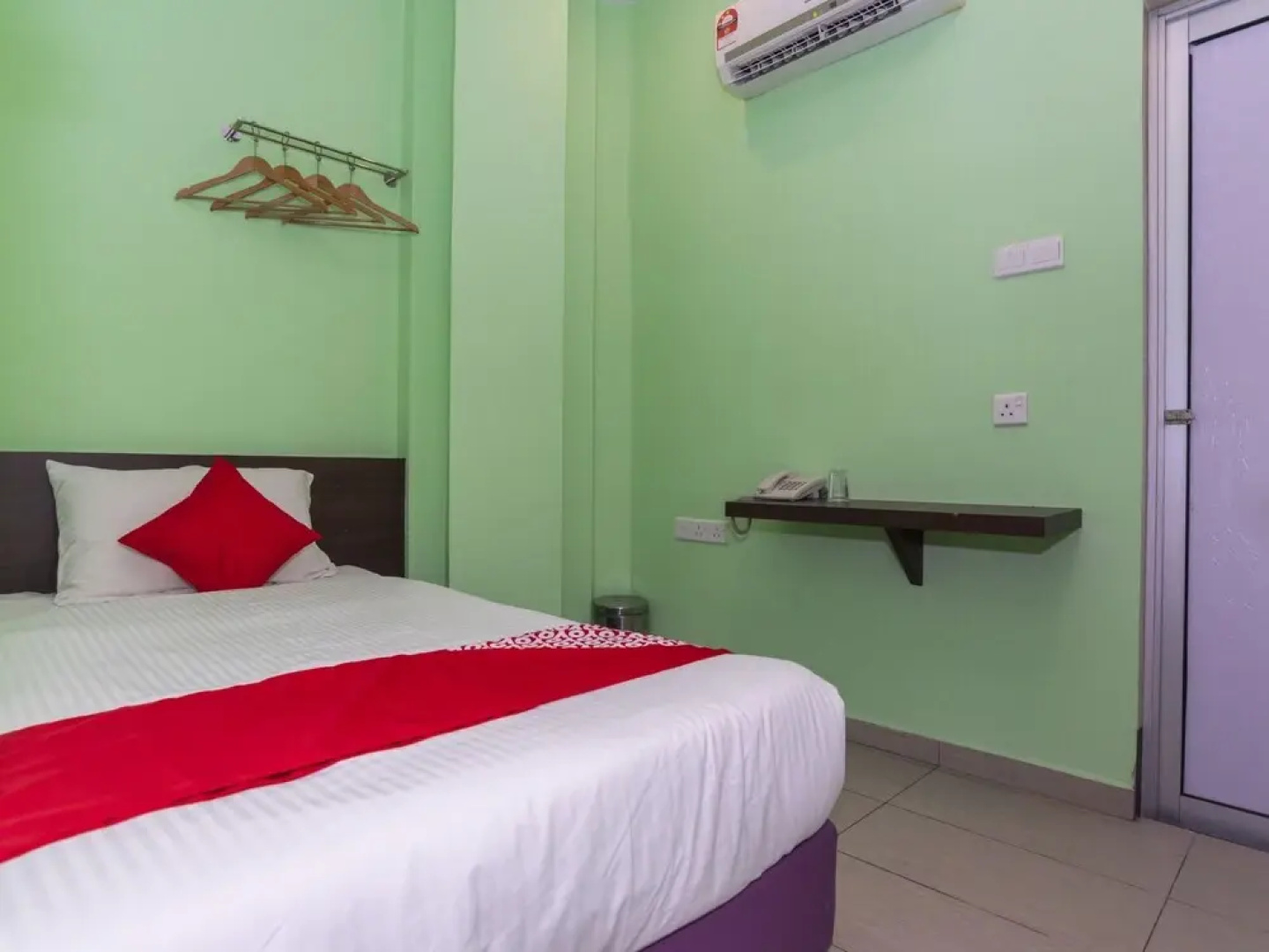 OYO 1172 Hotel Shlyo