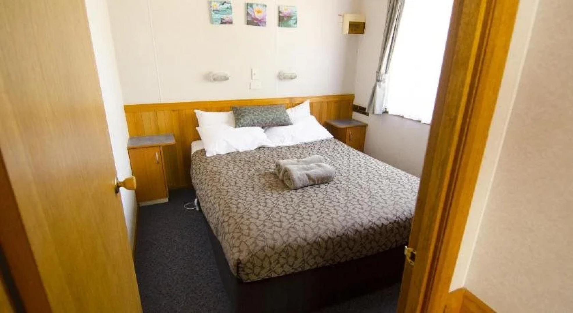 Lakeside Tourist Park