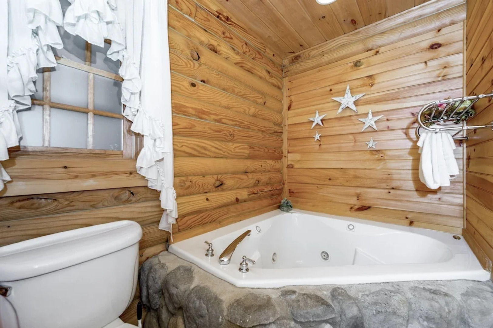 347 Redbird Drive Home 3 Bedrooms 2 Bathrooms Home