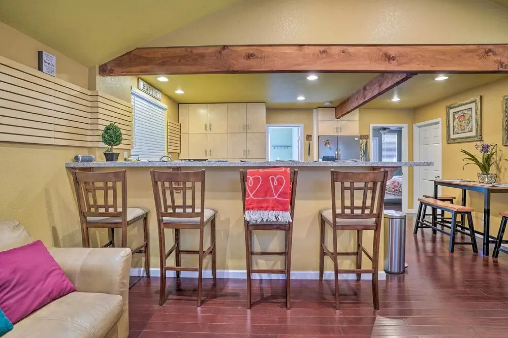 Cozy Cottage w/ Grill - 5 Mi to Mt Baldy Resort!