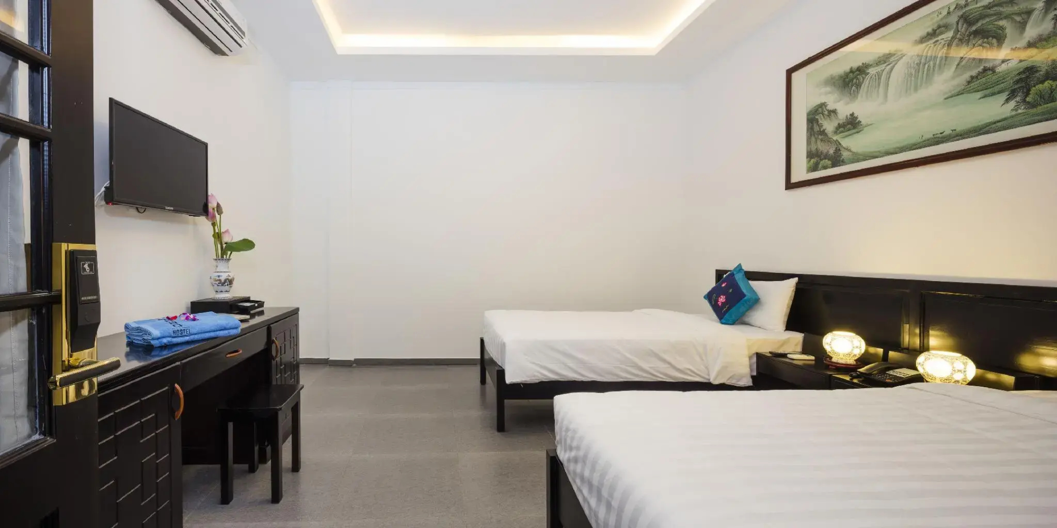 Phu House Hostel