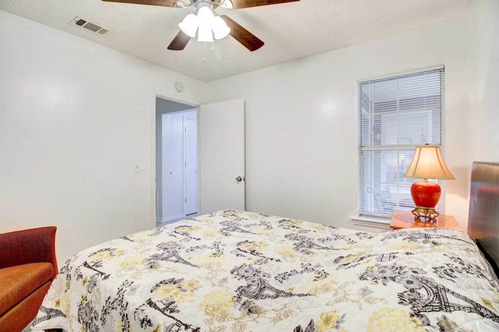 Peaceful Savannah Home - 11 Mi to Beaches!