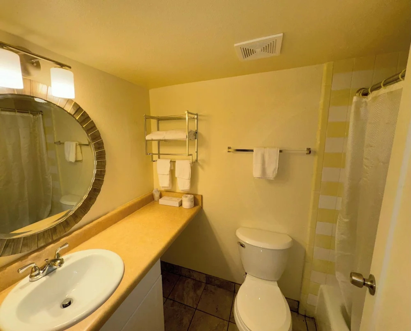 Big Chile Inn & Suites