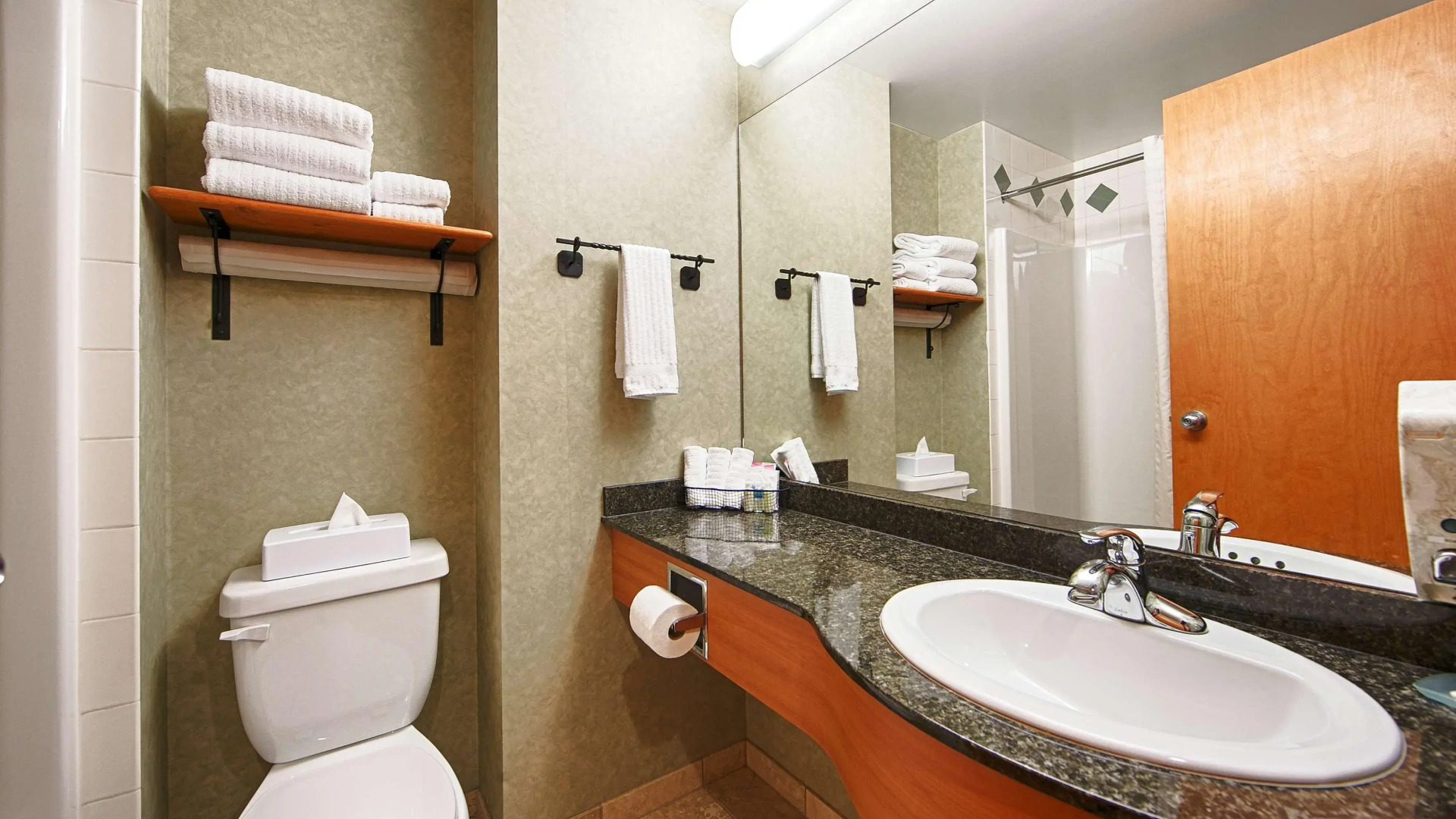 Best Western Plus Valemount Inn & Suites