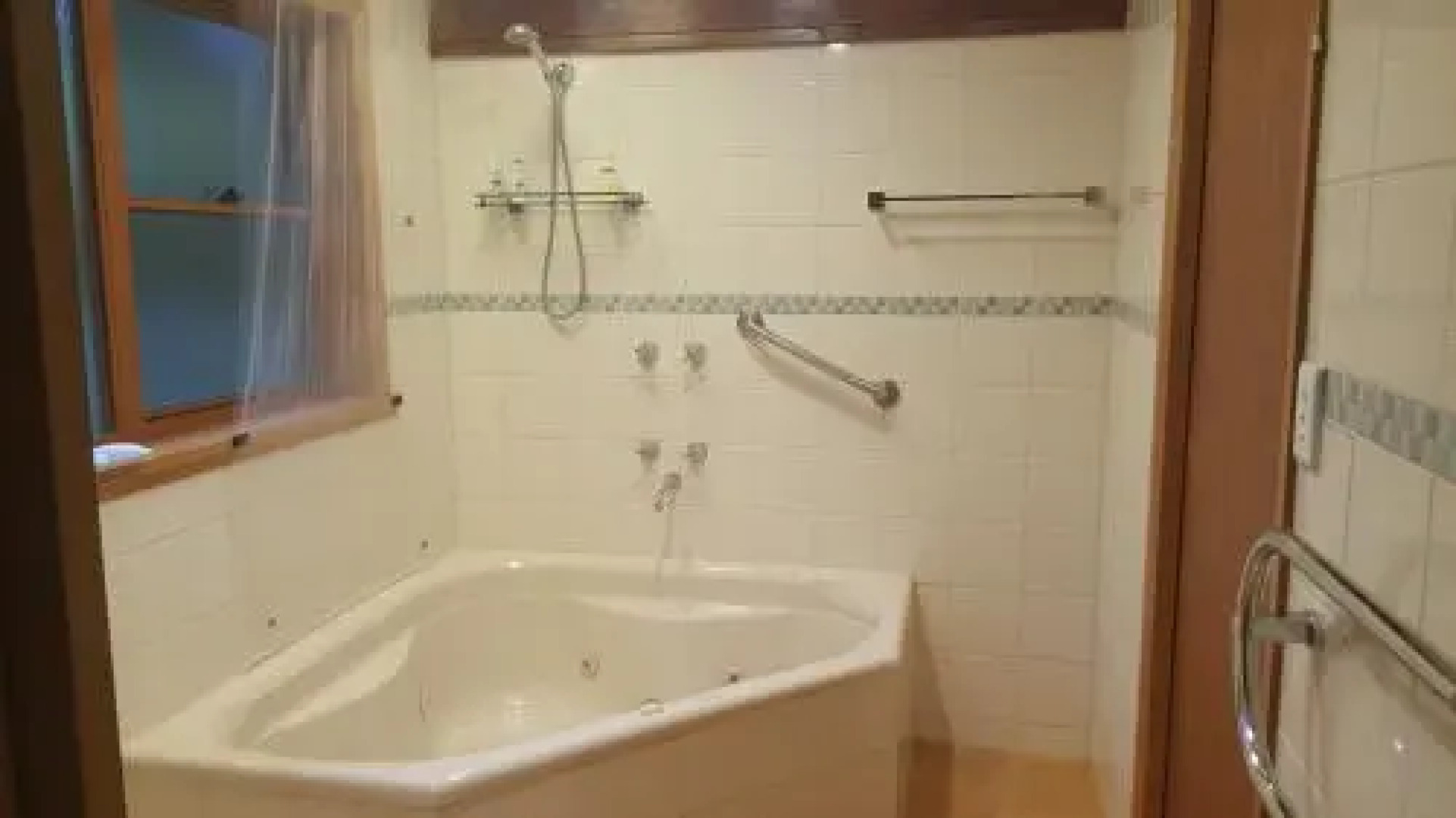 Wisteria Lodge Bed and Breakfast