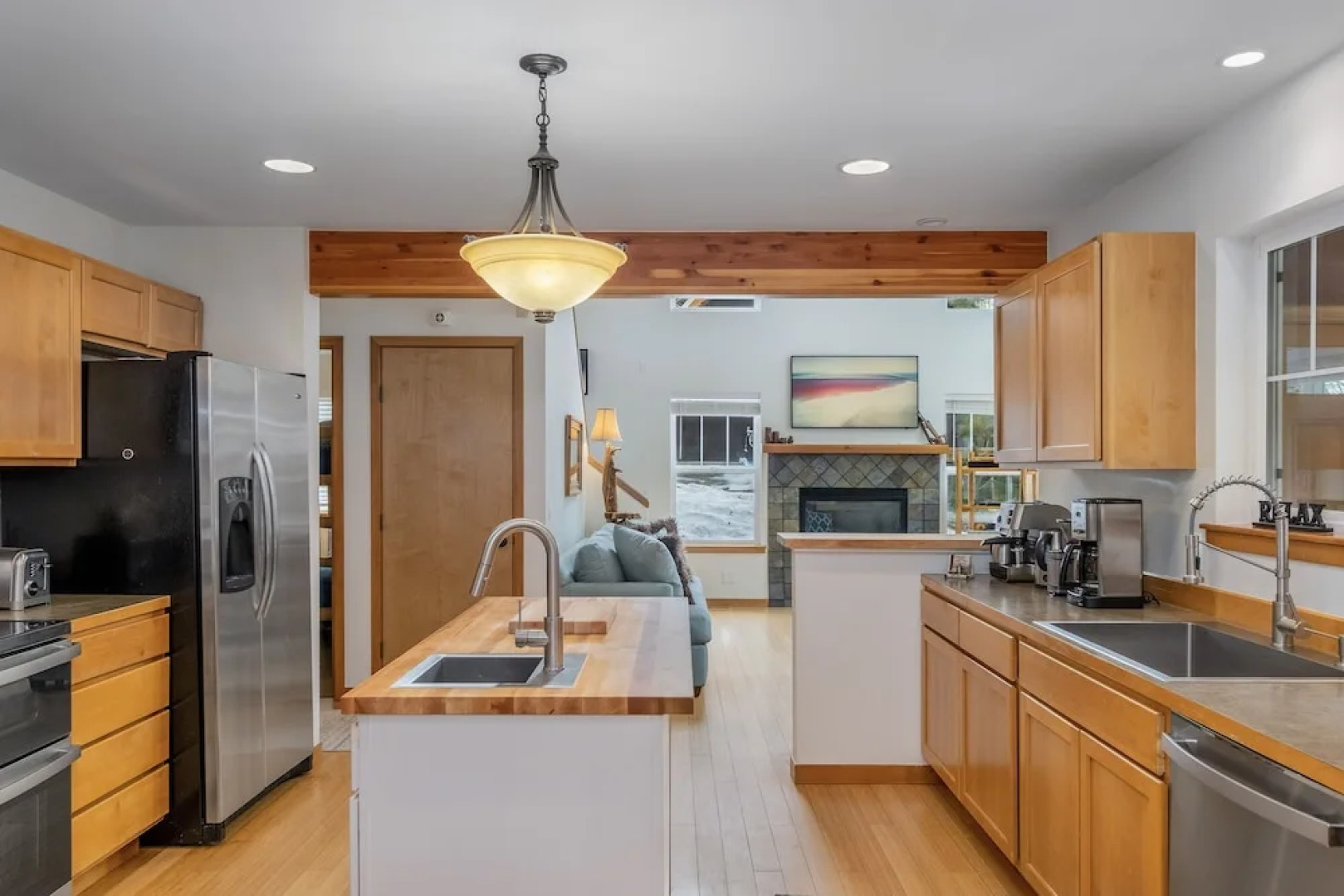 Just Plain Getaway 3 Bedroom Home by NW Comfy Cabins by RedAwning