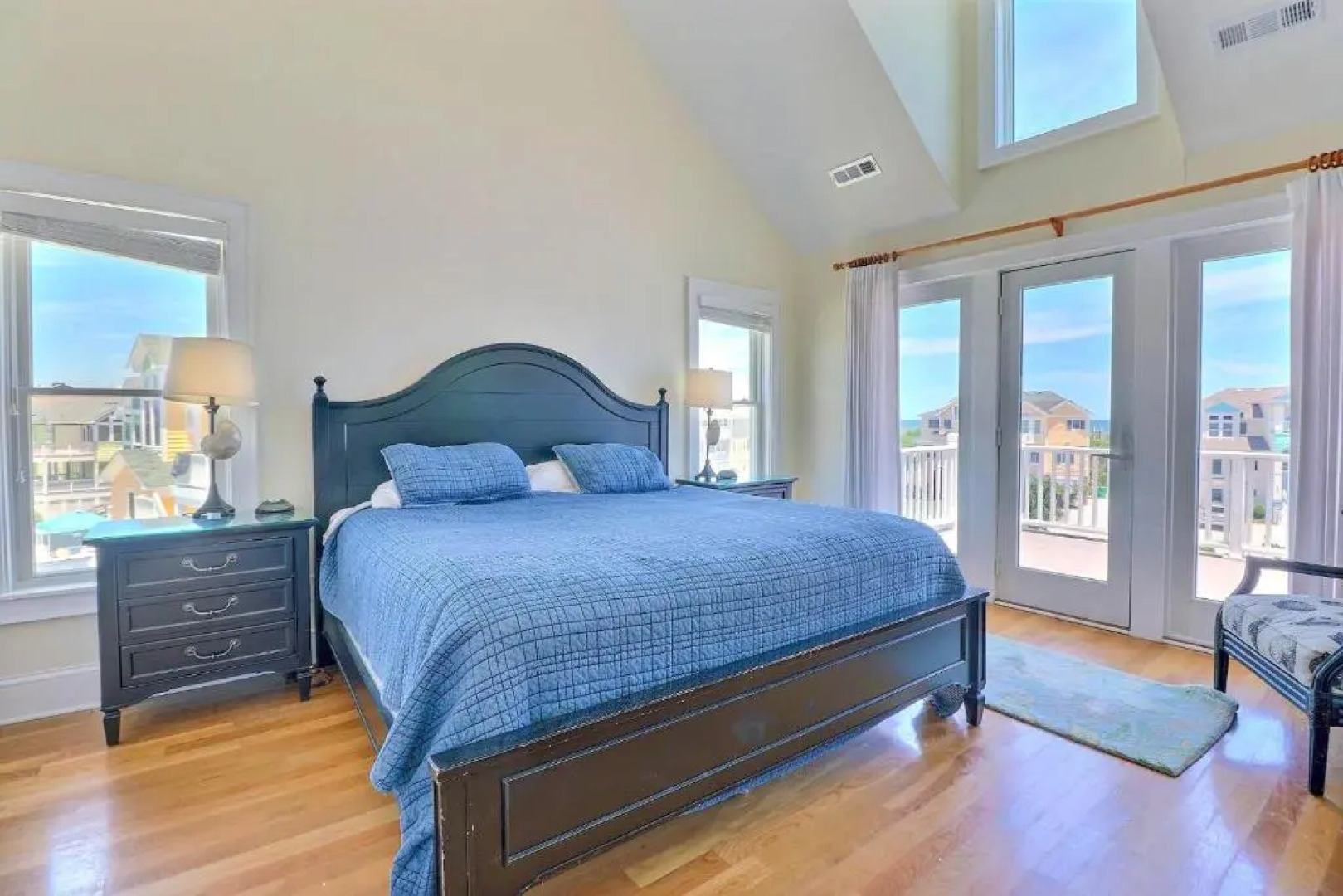 1399 Carolina House 3 Min Walk to Beach