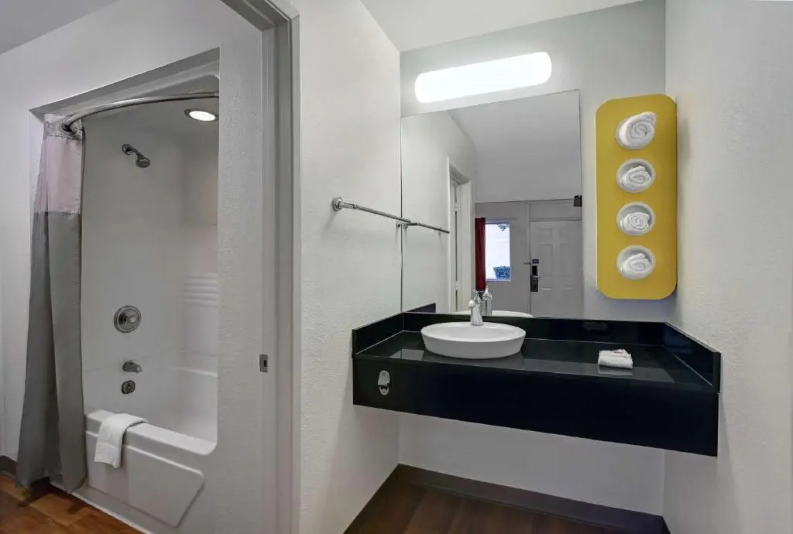 Super 8 by Wyndham Santa Clara