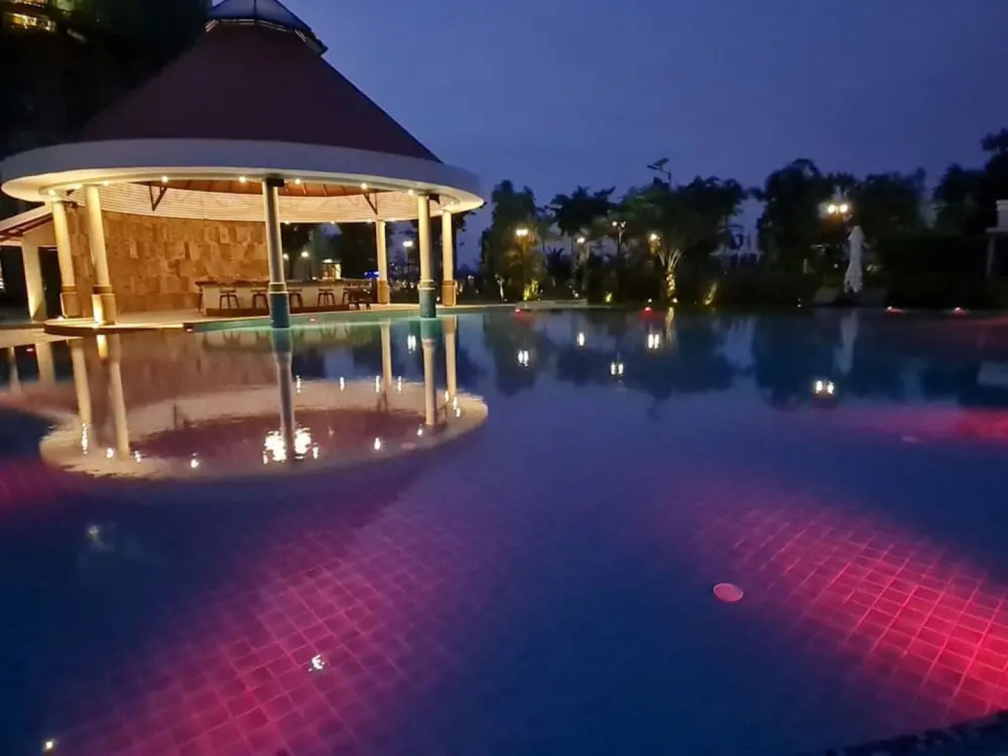Castle Bayview Resort & Spa
