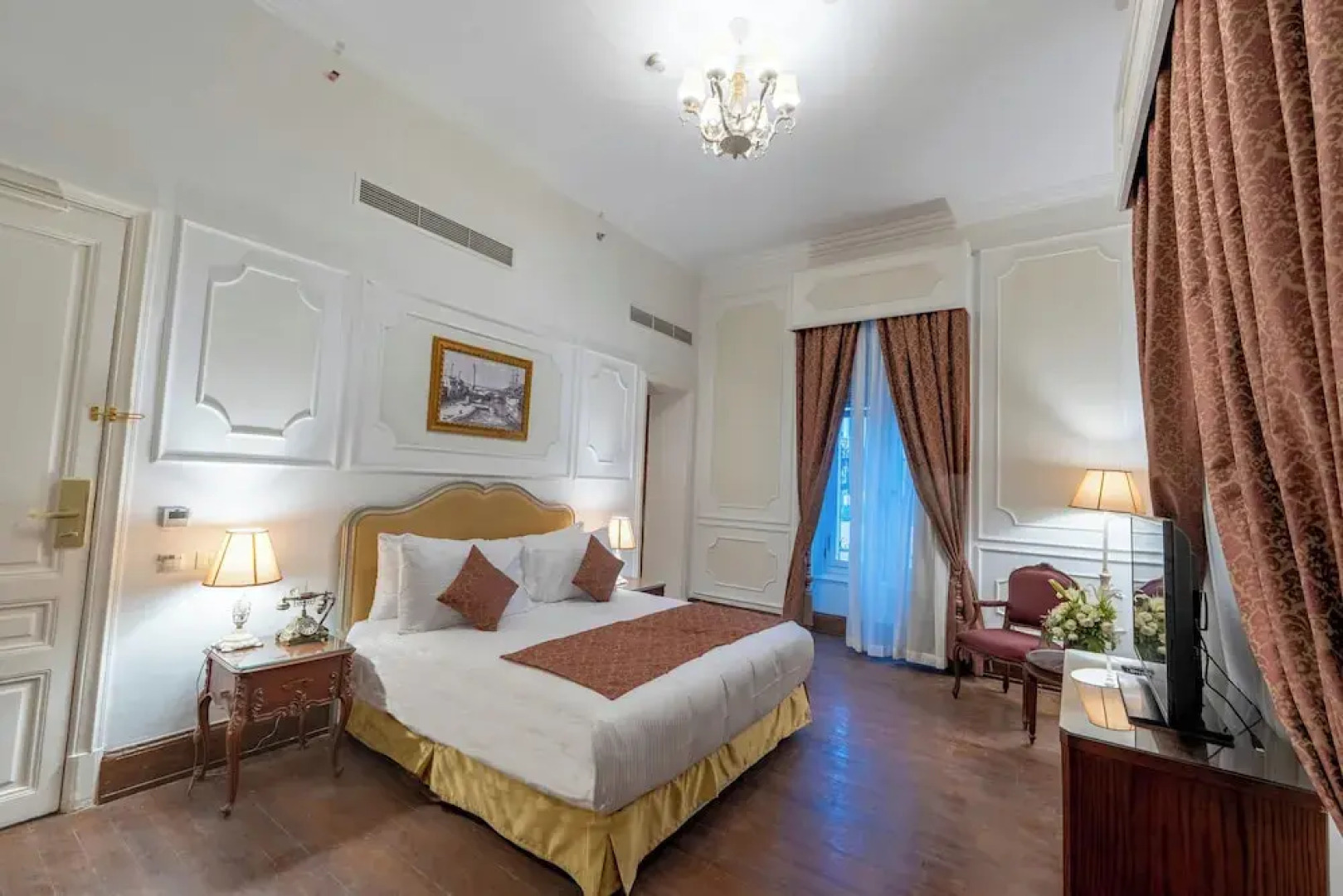 Maison Maxim De Lesseps