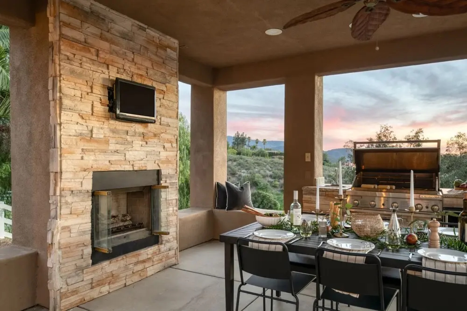 Casa Sancerre by Avantstay - Hilltop Estate w Breathtaking Views, Pool & Hot Tub