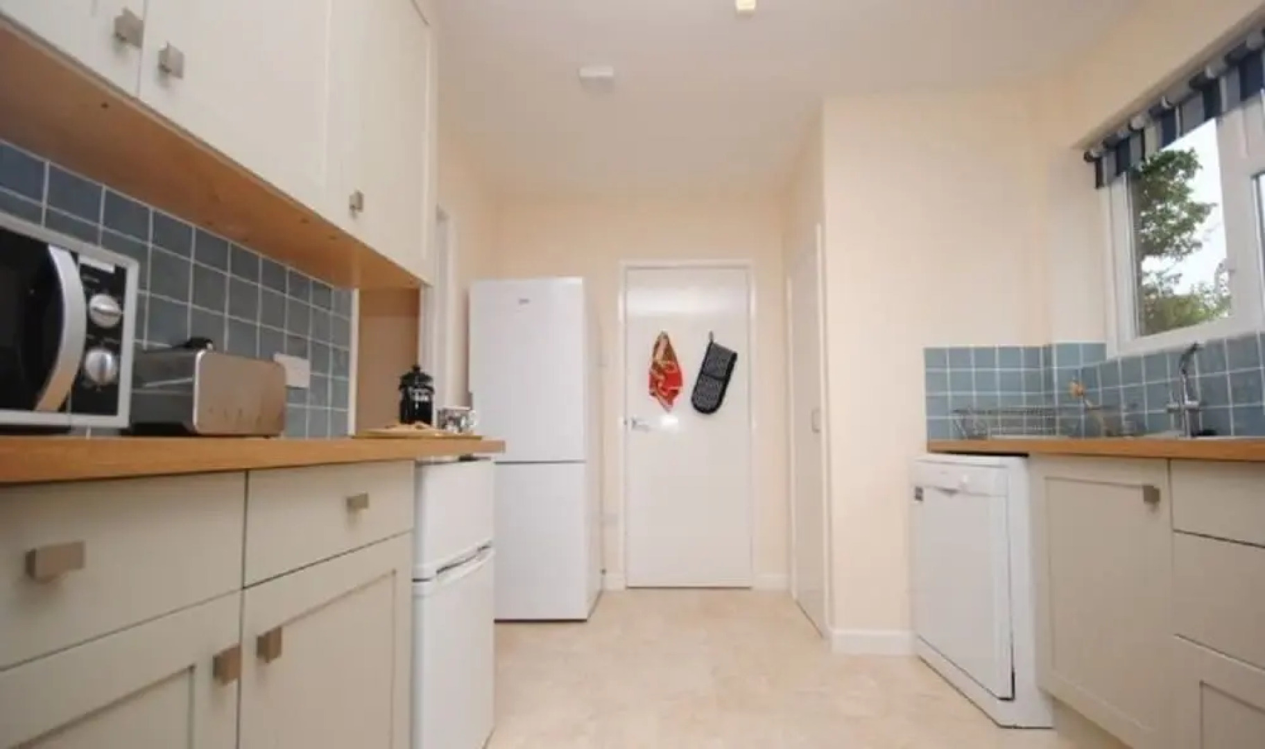 Beacon Square, Emsworth 414122