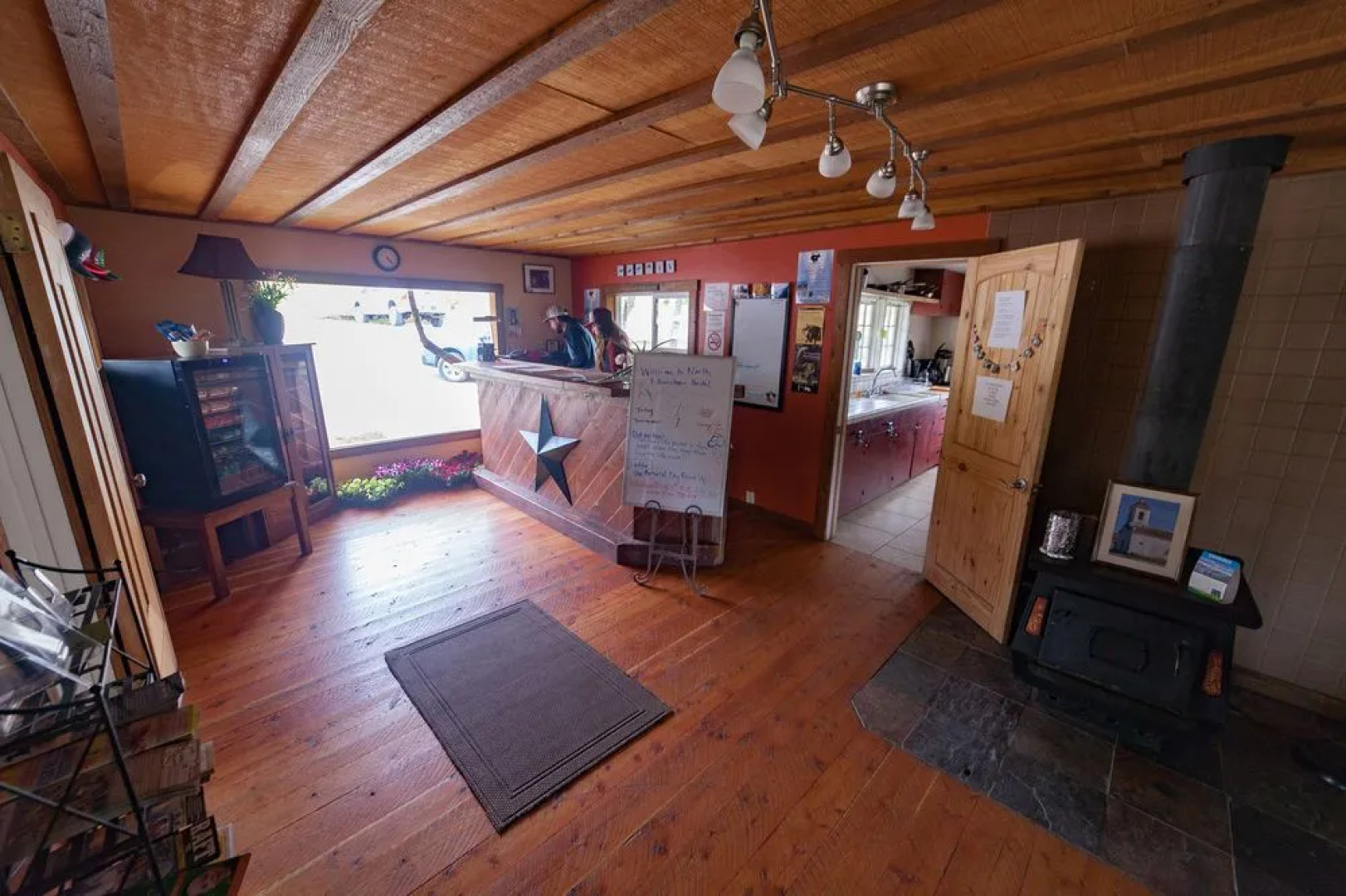 North Yellowstone Lodge and Hostel