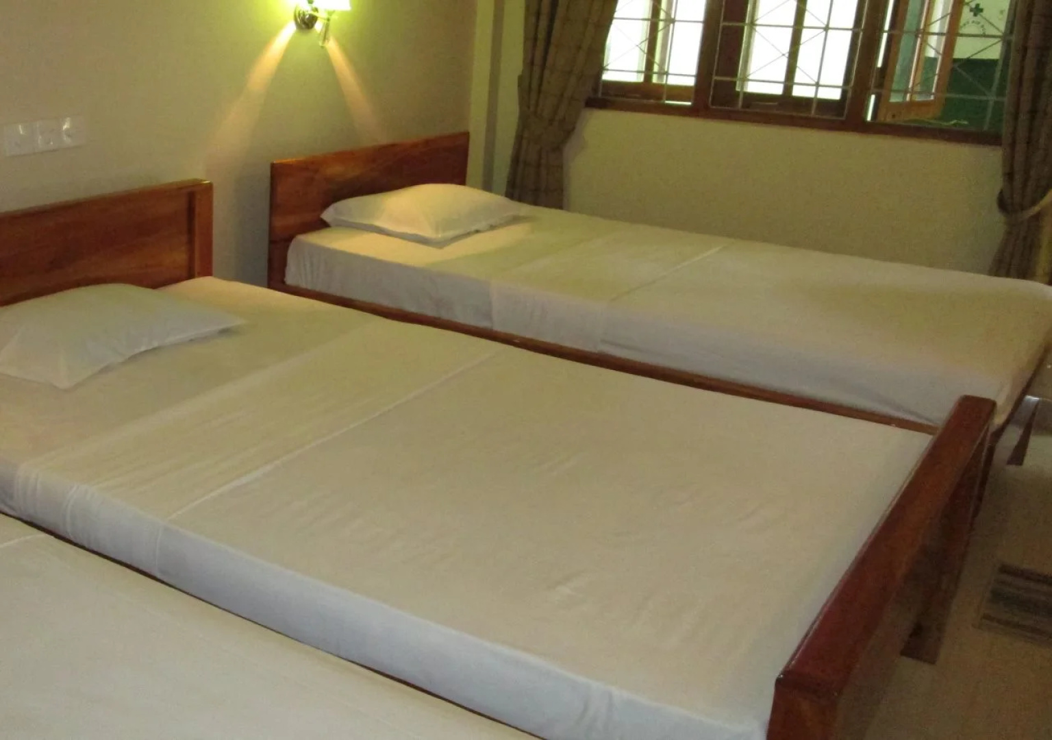 Leesha Tourist Home