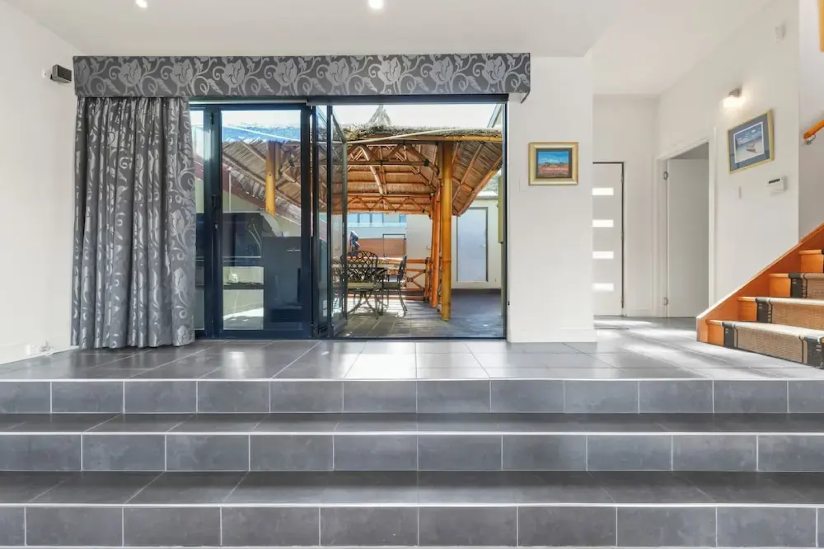 Waterfront Home - Gorgeous Views - 2 Bed