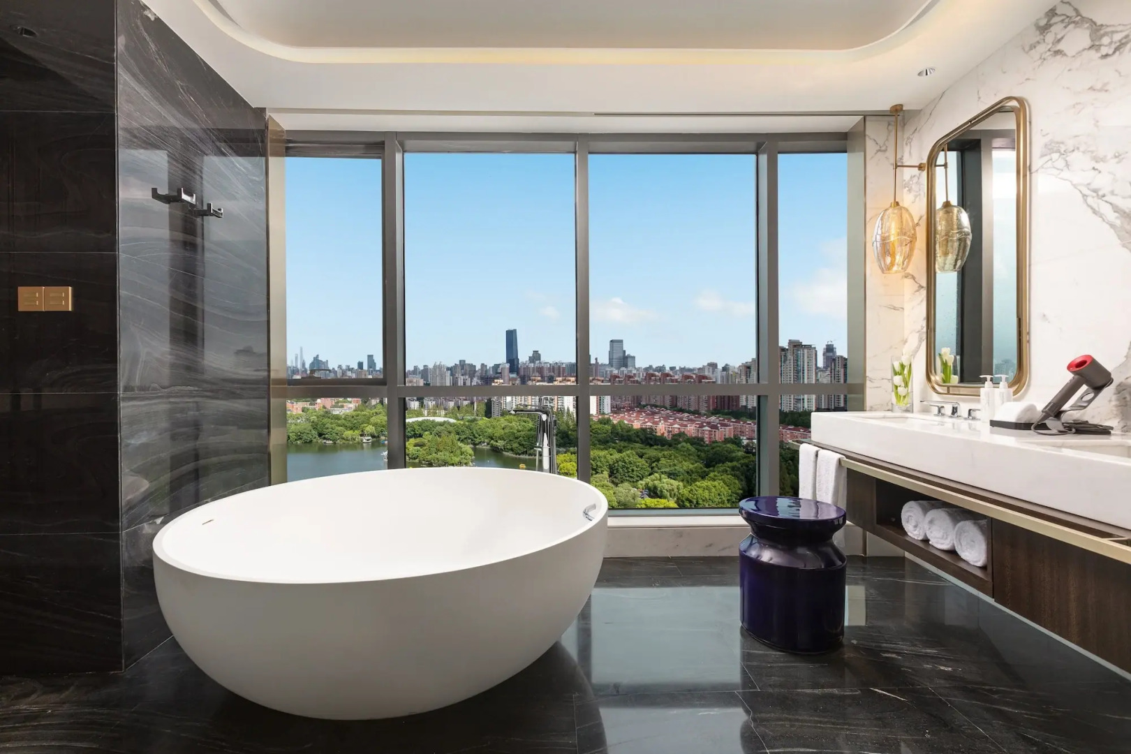 HUALUXE Shanghai Changfeng Park by IHG