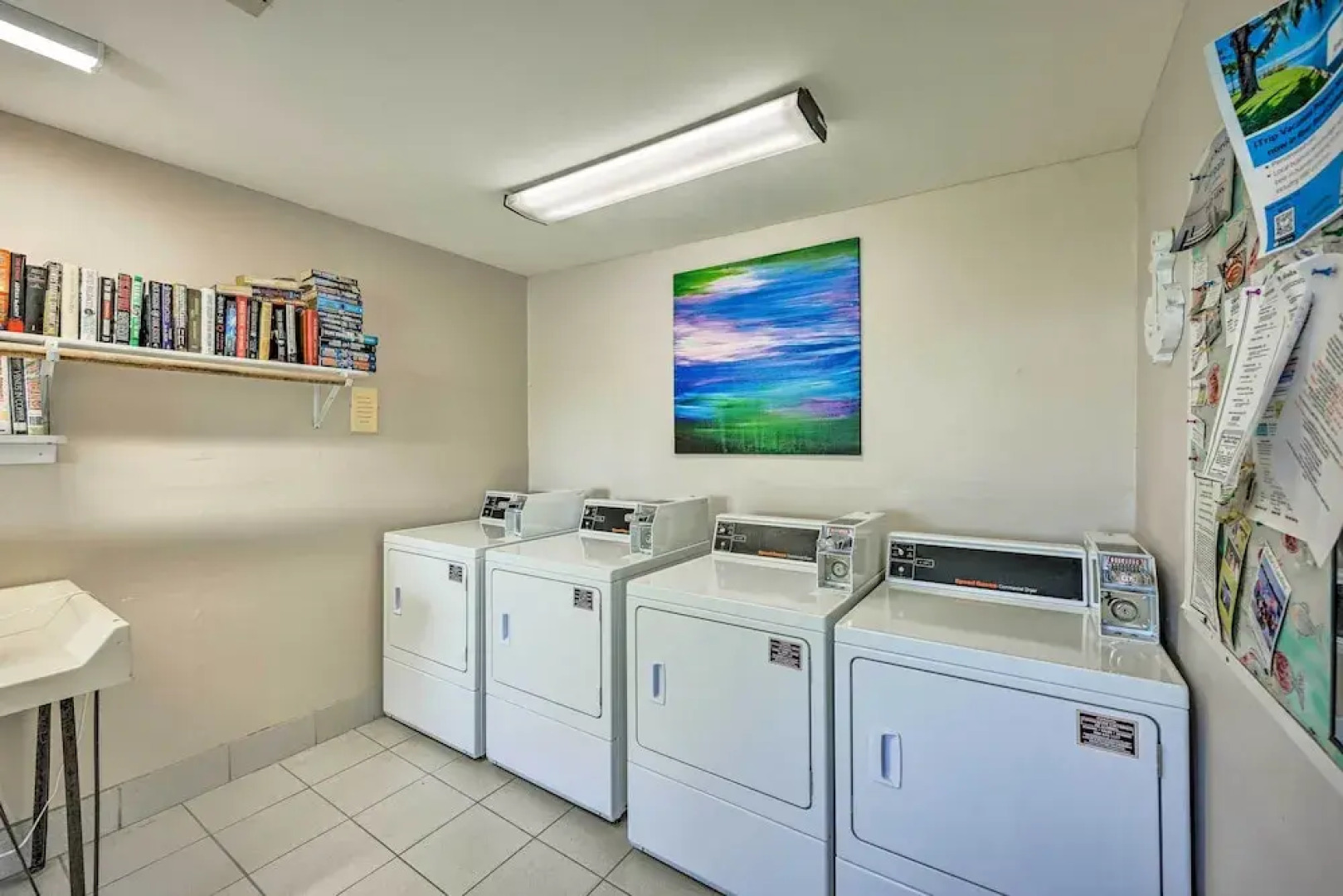 River-view Condo w/ Boat Slip in Welaka!