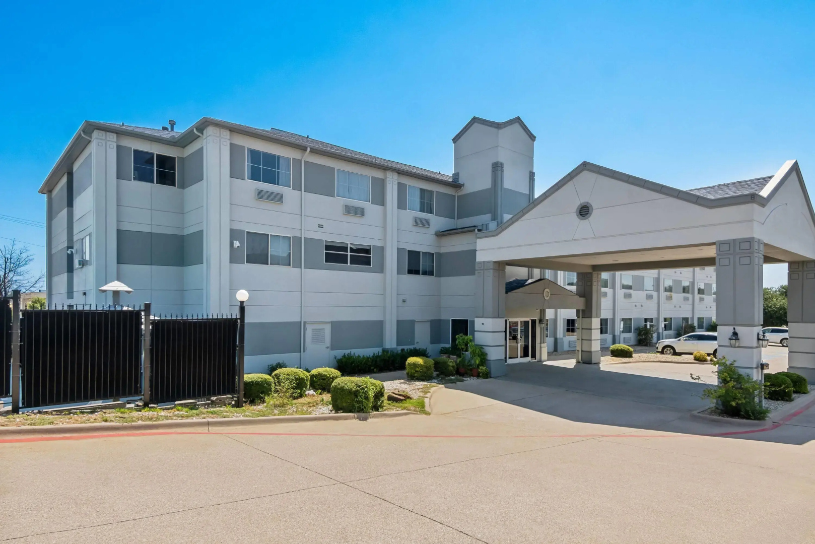 Super 8 by Wyndham Weatherford