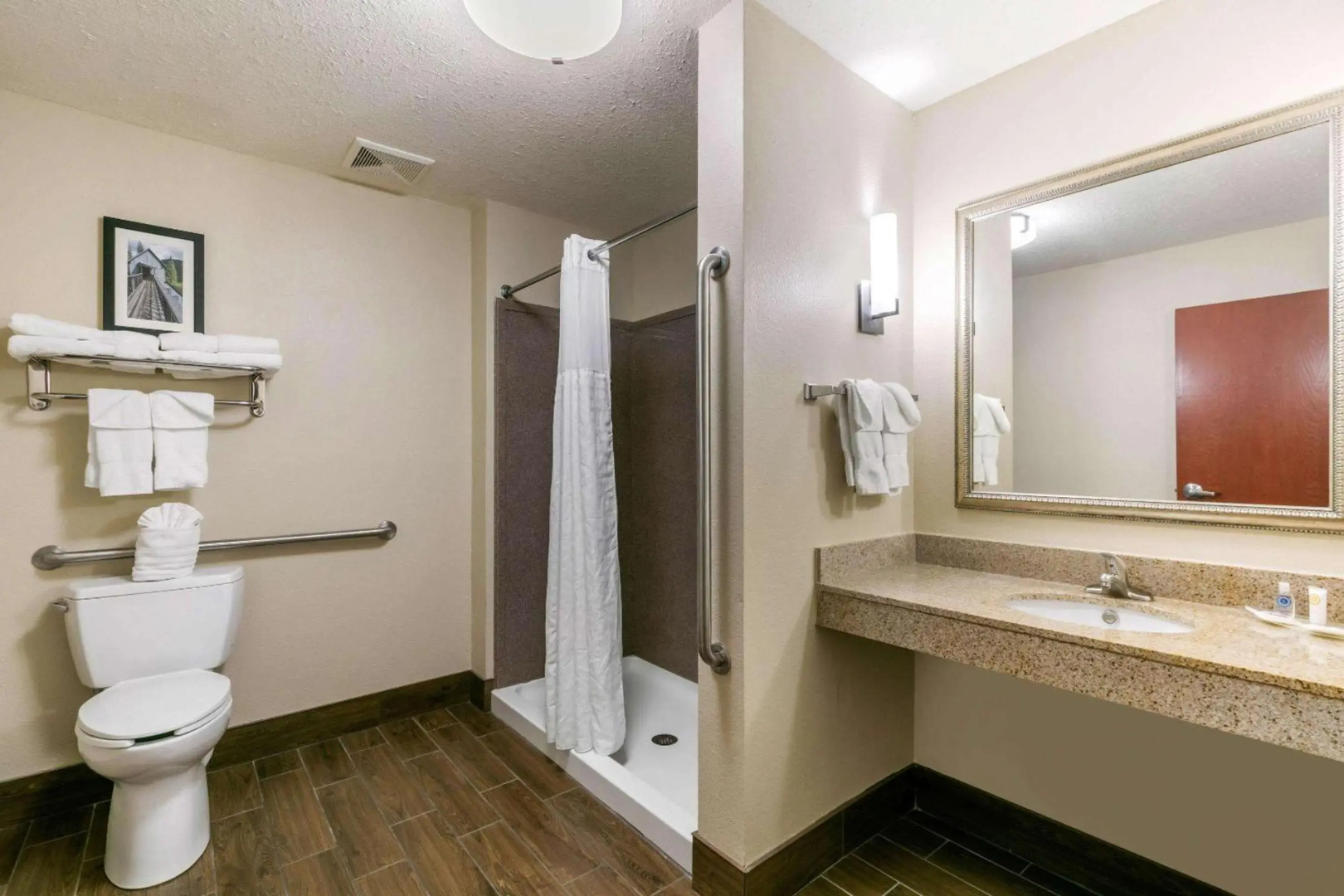 Comfort Suites Hopkinsville near Fort Campbell