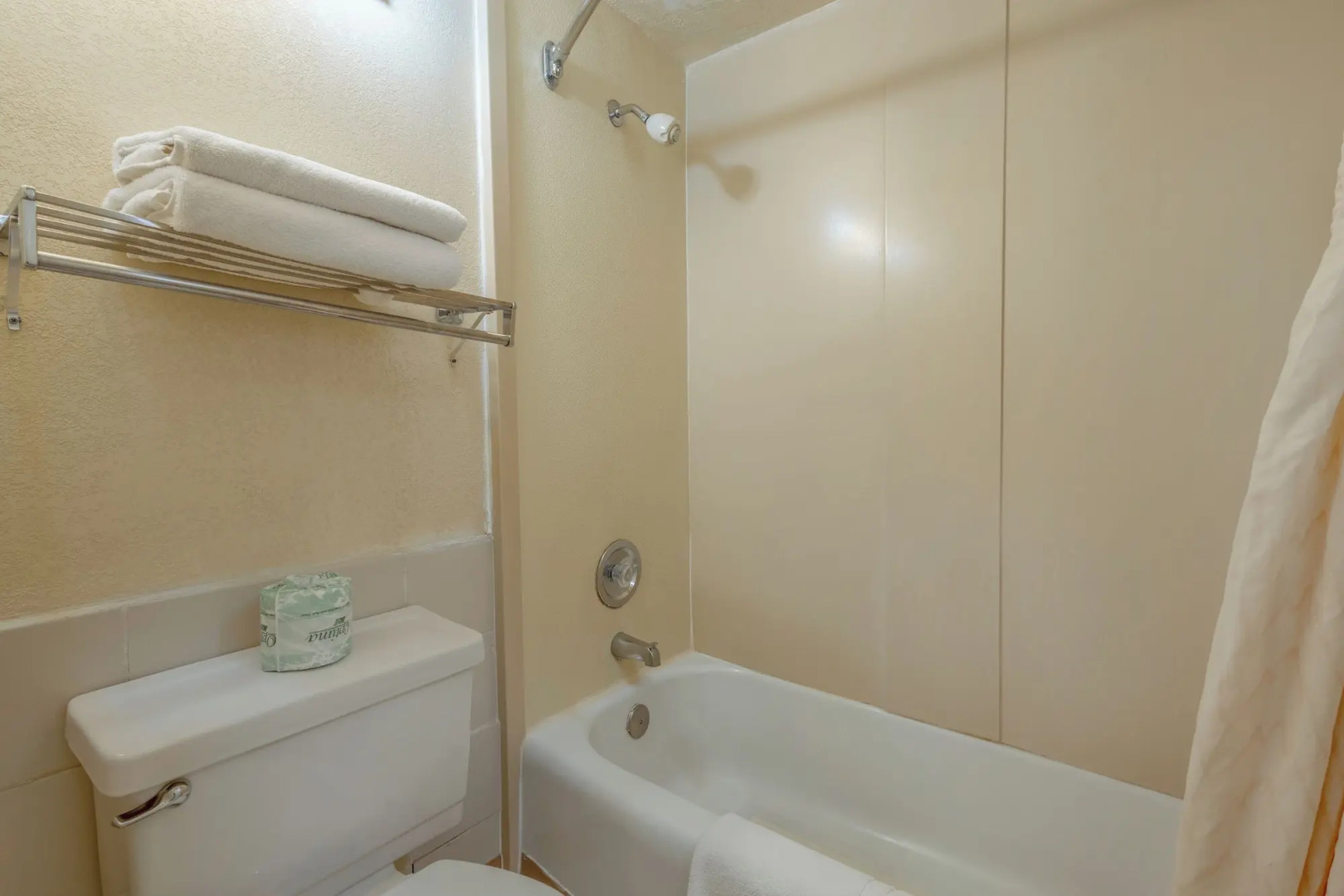 Royal Holiday Motel By Belvilla Gallup I-40