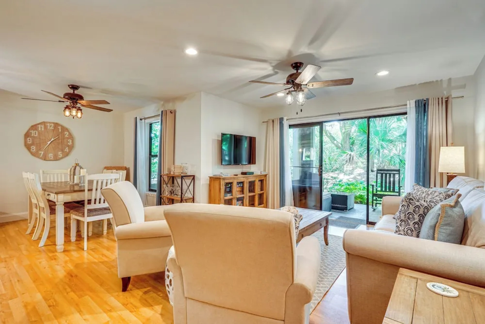 Seabrook Island Villa w/ Patio < 1 Mi to Beach!