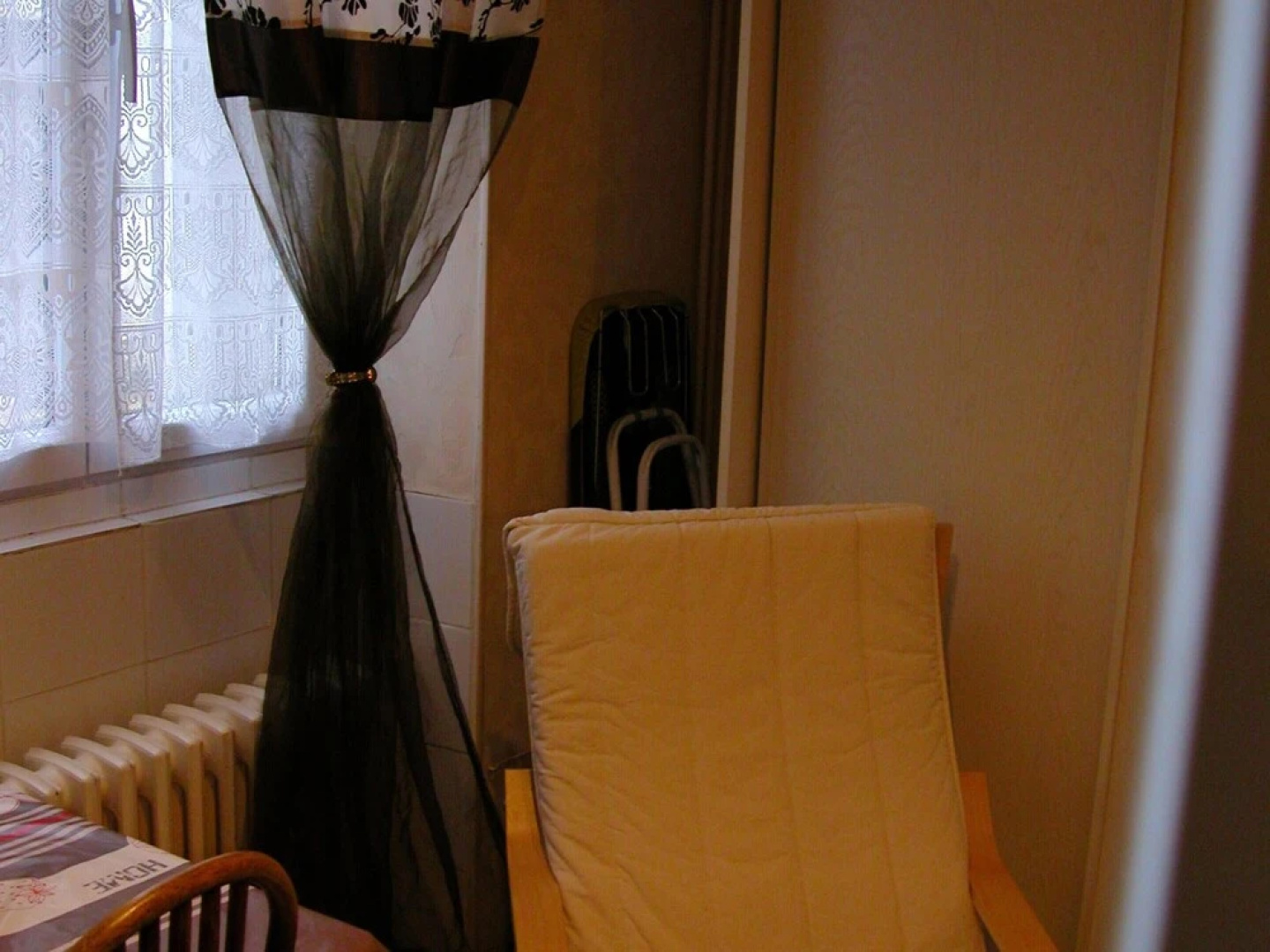 Studio in Néris-les-bains, With Enclosed Garden and Wifi