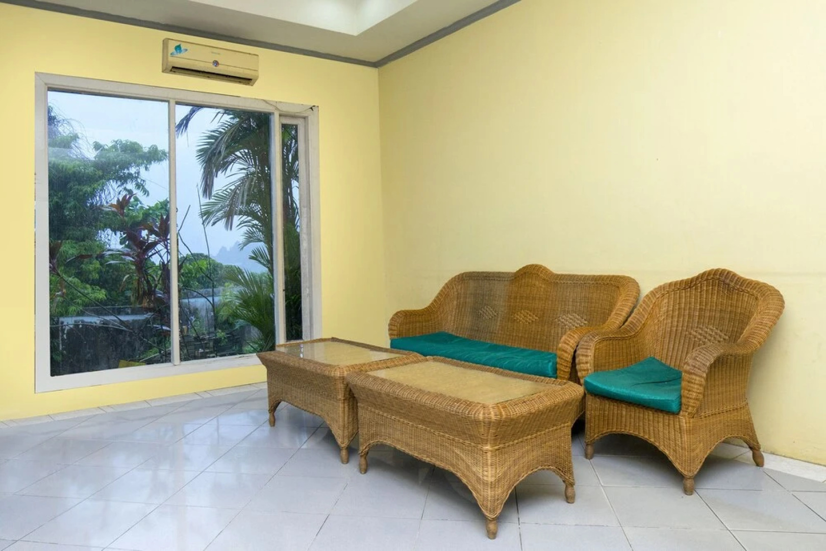 Hotel Pelangi Harapan by OYO Rooms