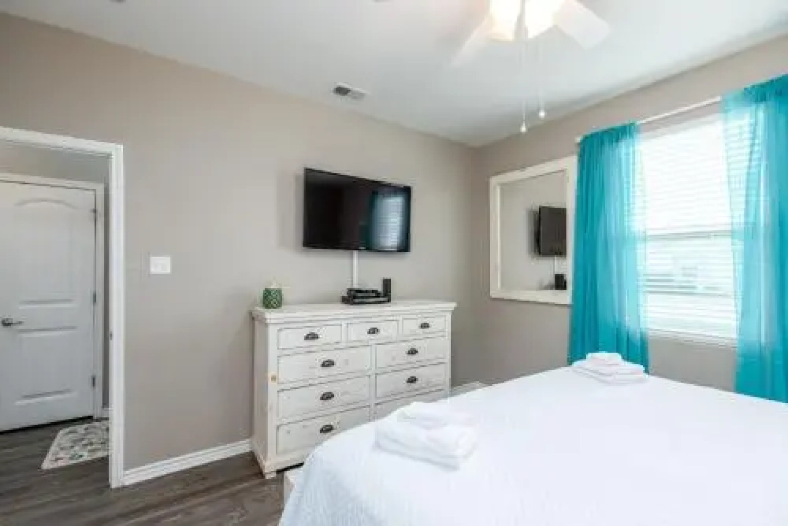 Nemo Cay Resort D118 by RedAwning