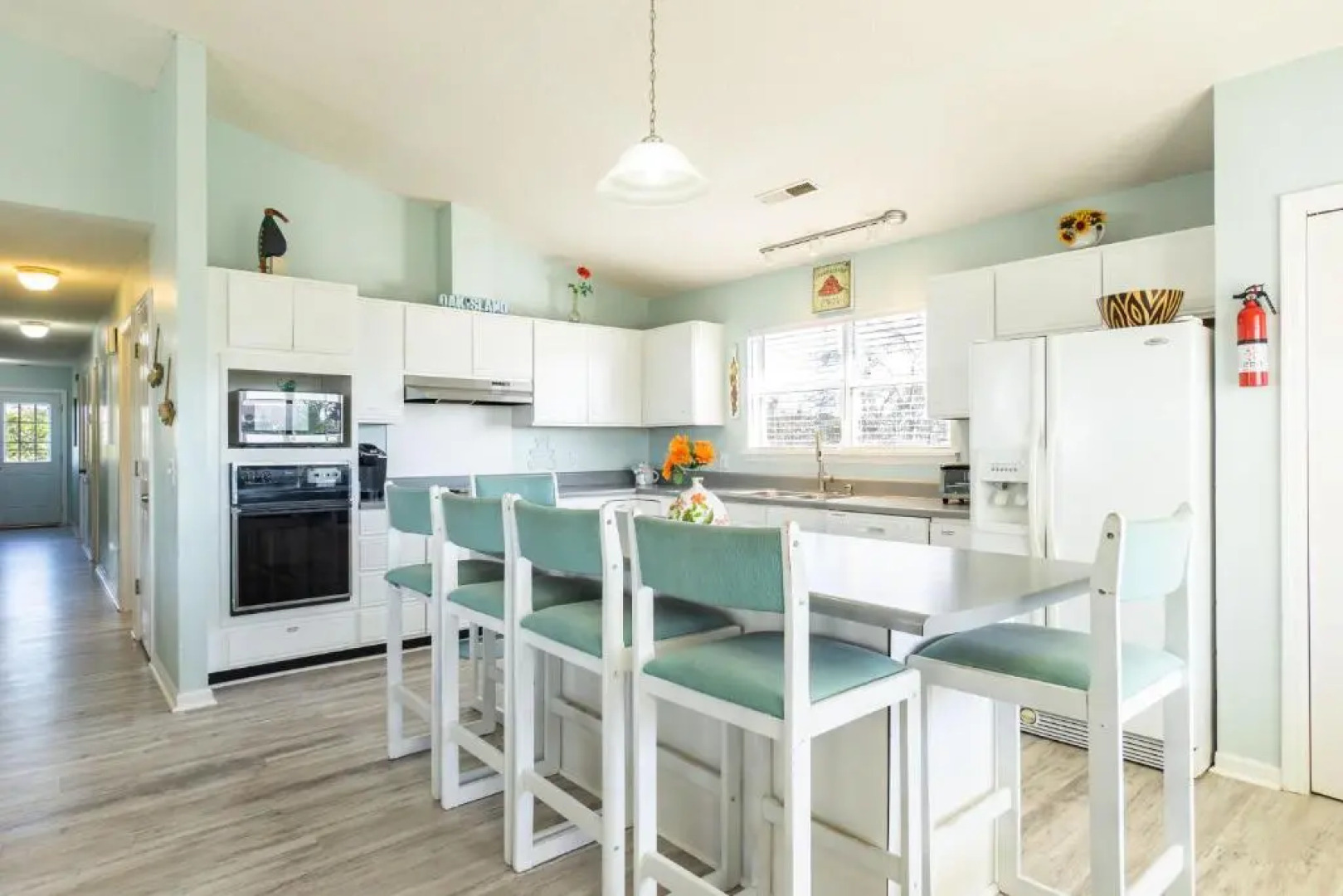 See Otter by Oak Island Accommodations