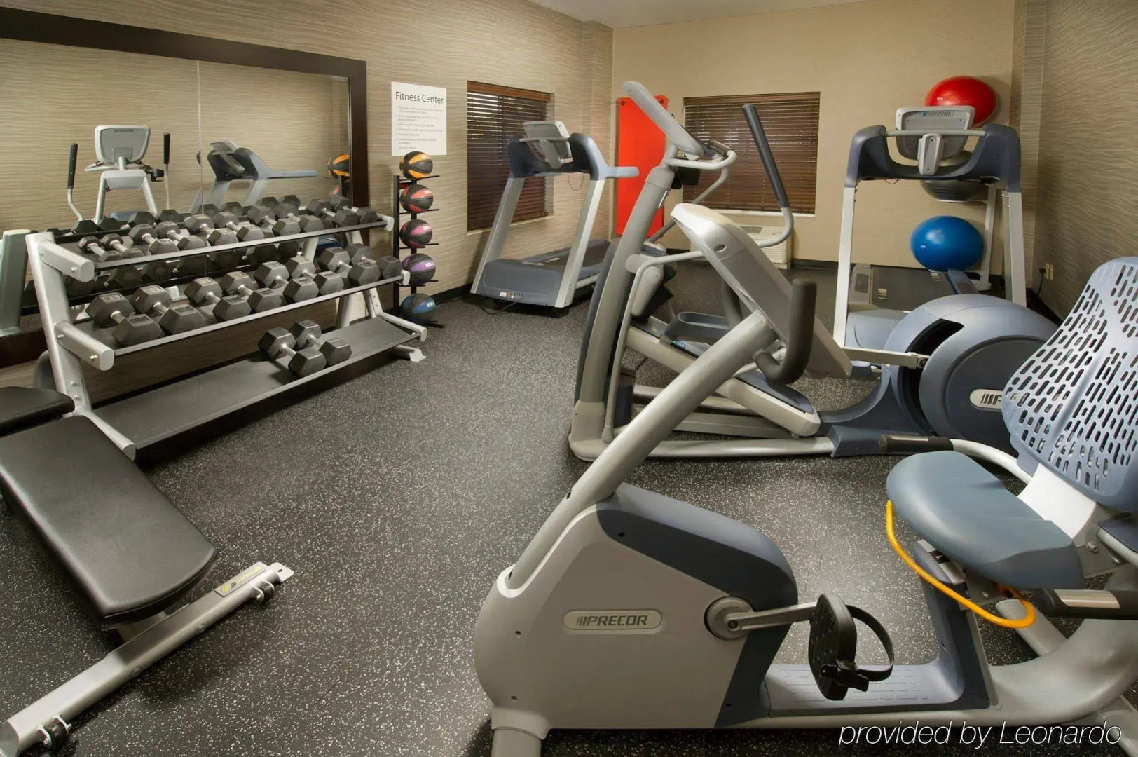 Holiday Inn Express & Suites DFW - Grapevine by IHG