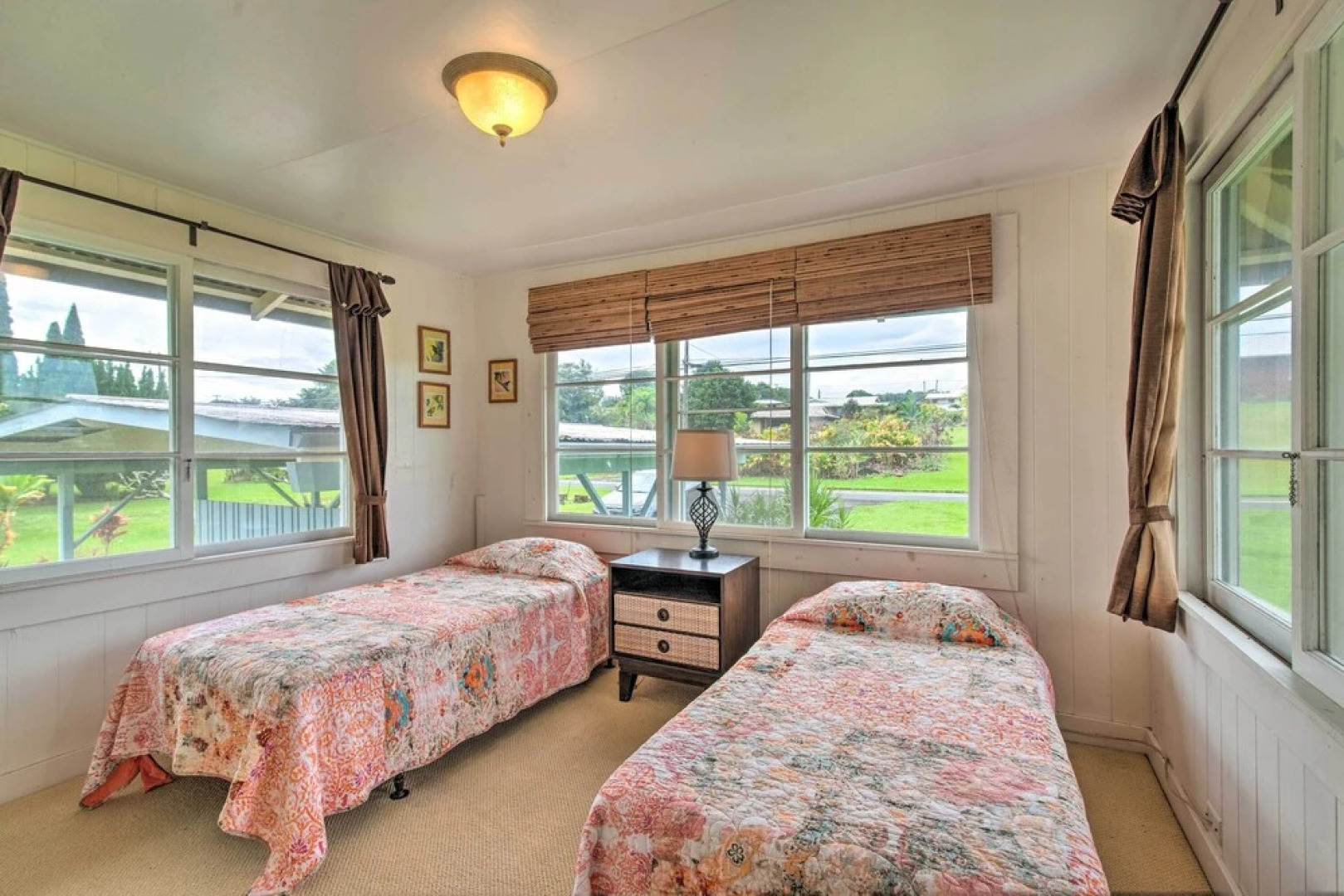 Hilo Home Base - 3 Miles to State Park & Beach!