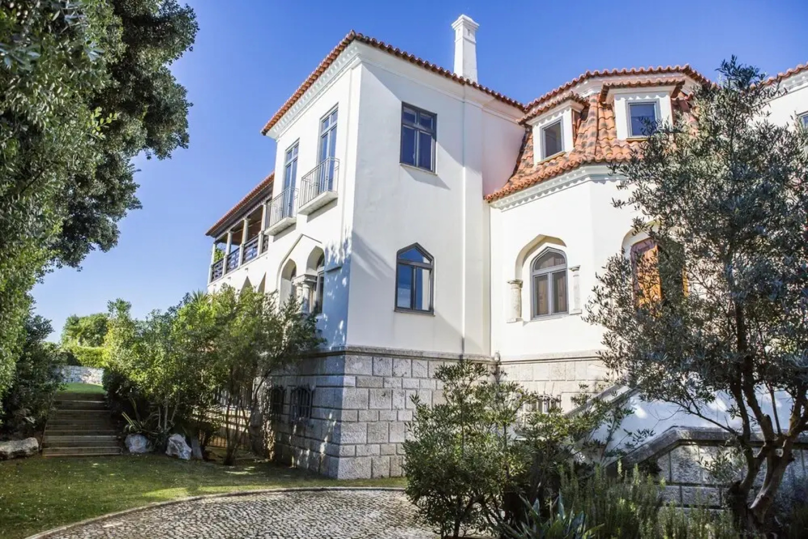 Seafront Manor by Cadenzalux