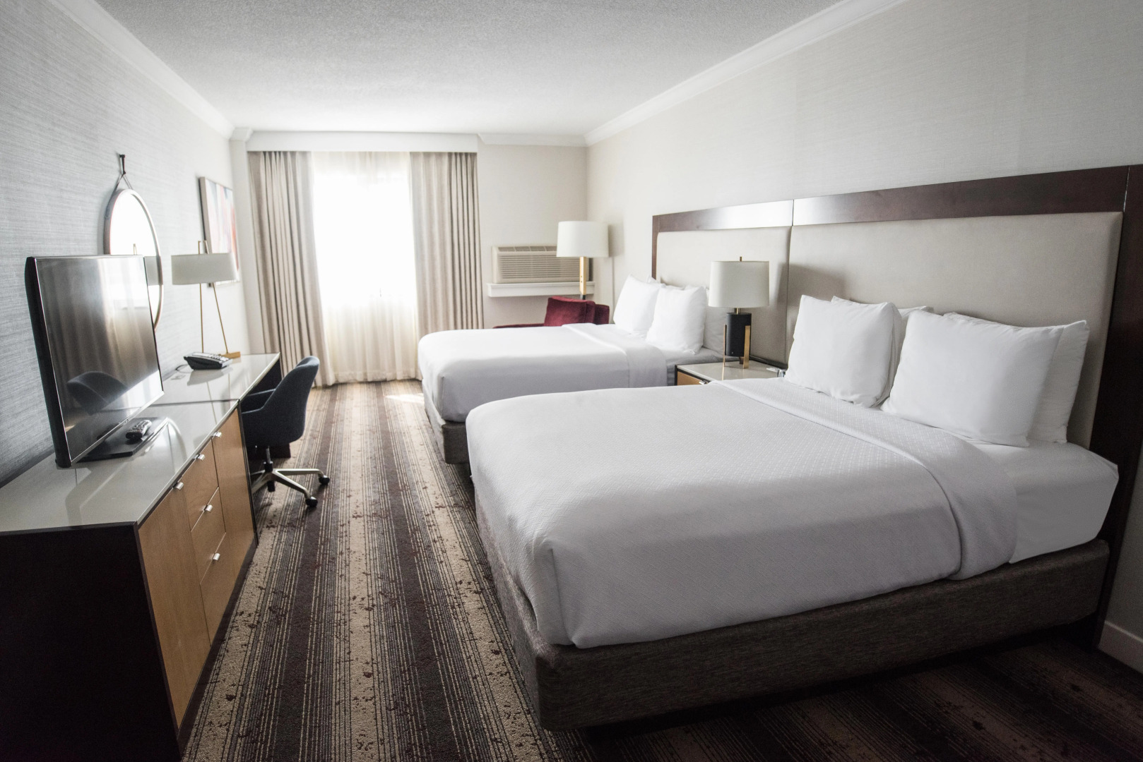 Crowne Plaza Edison by IHG