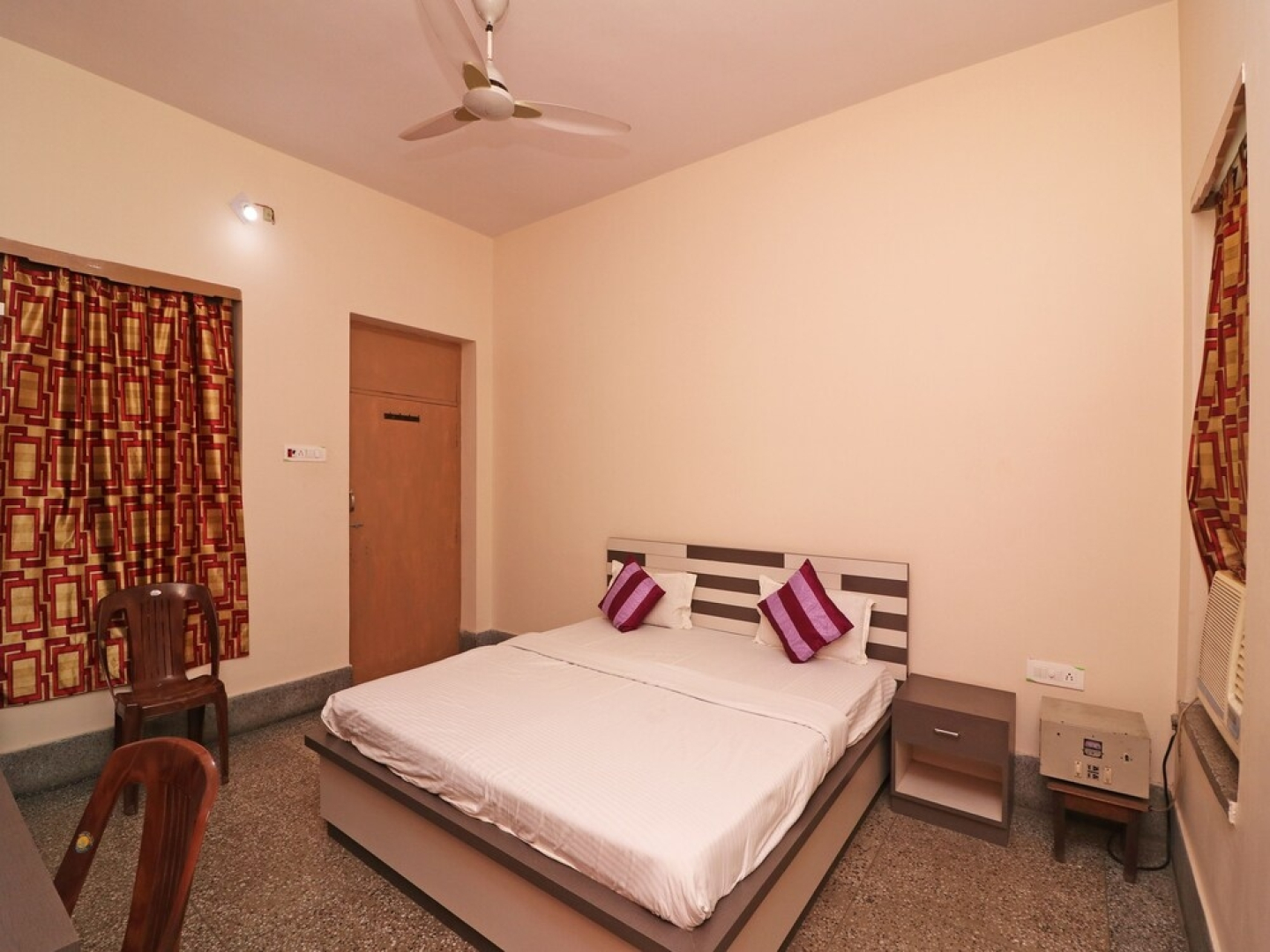 Spot On 39527 Hotel Saraogi