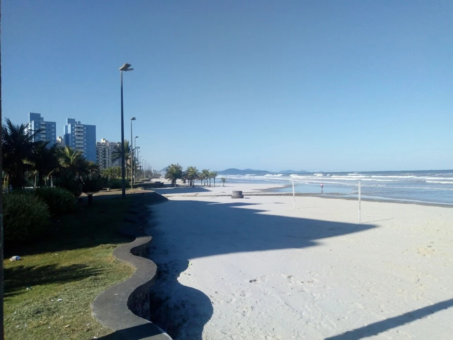 Apto. Pé na areia com Churrasqueira