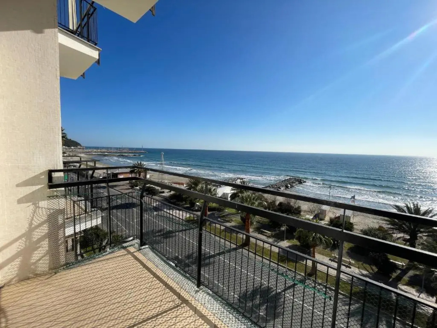 [Rivamare] 3 Locali di fronte al Mare