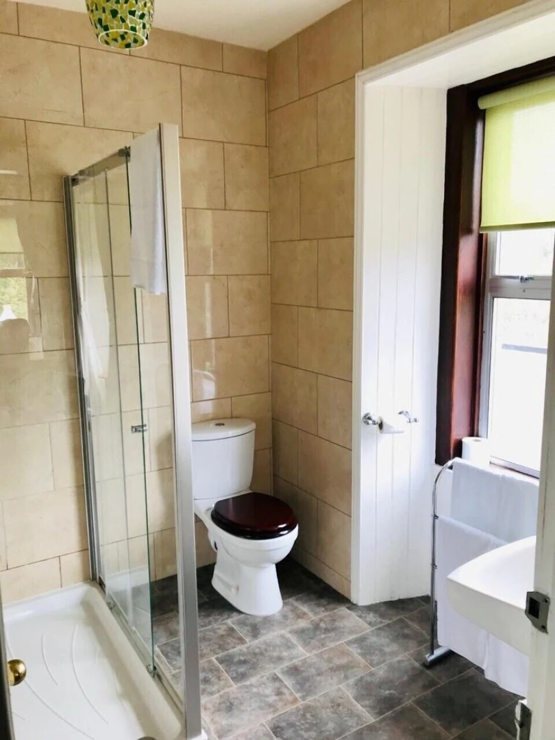 Invershin Hotel Bunkhouse & Bar