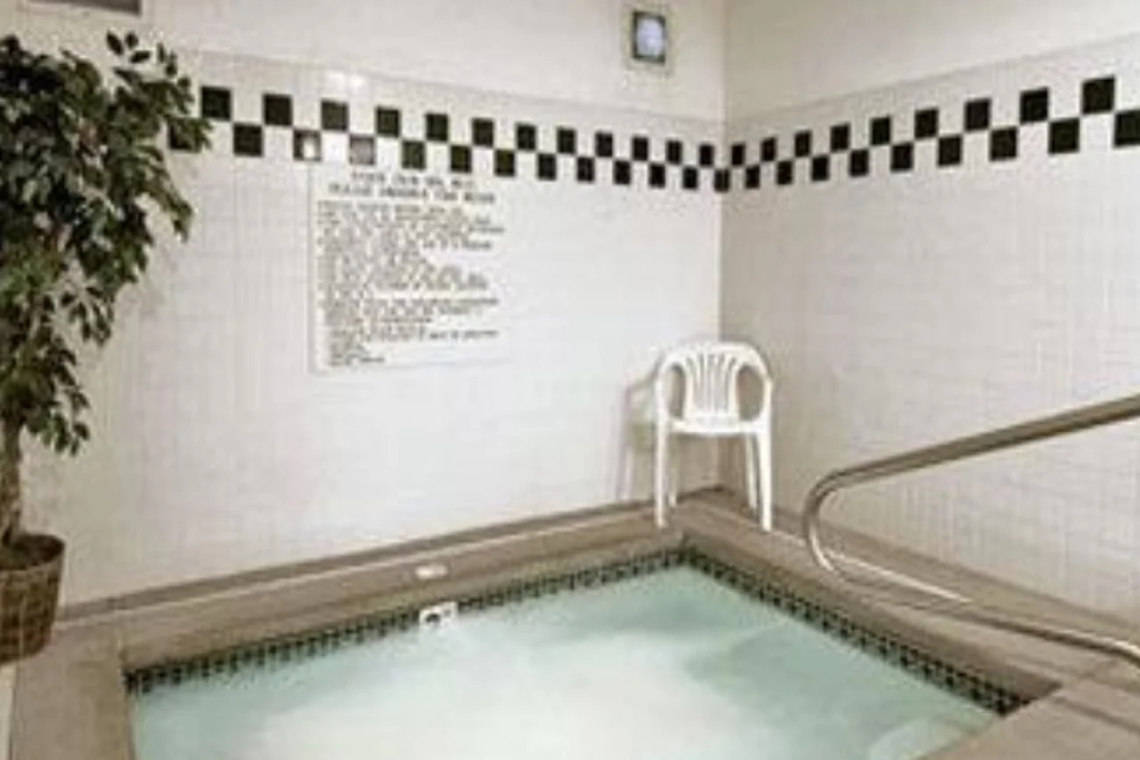 Super 8 By Wyndham Gresham Portland Area OR