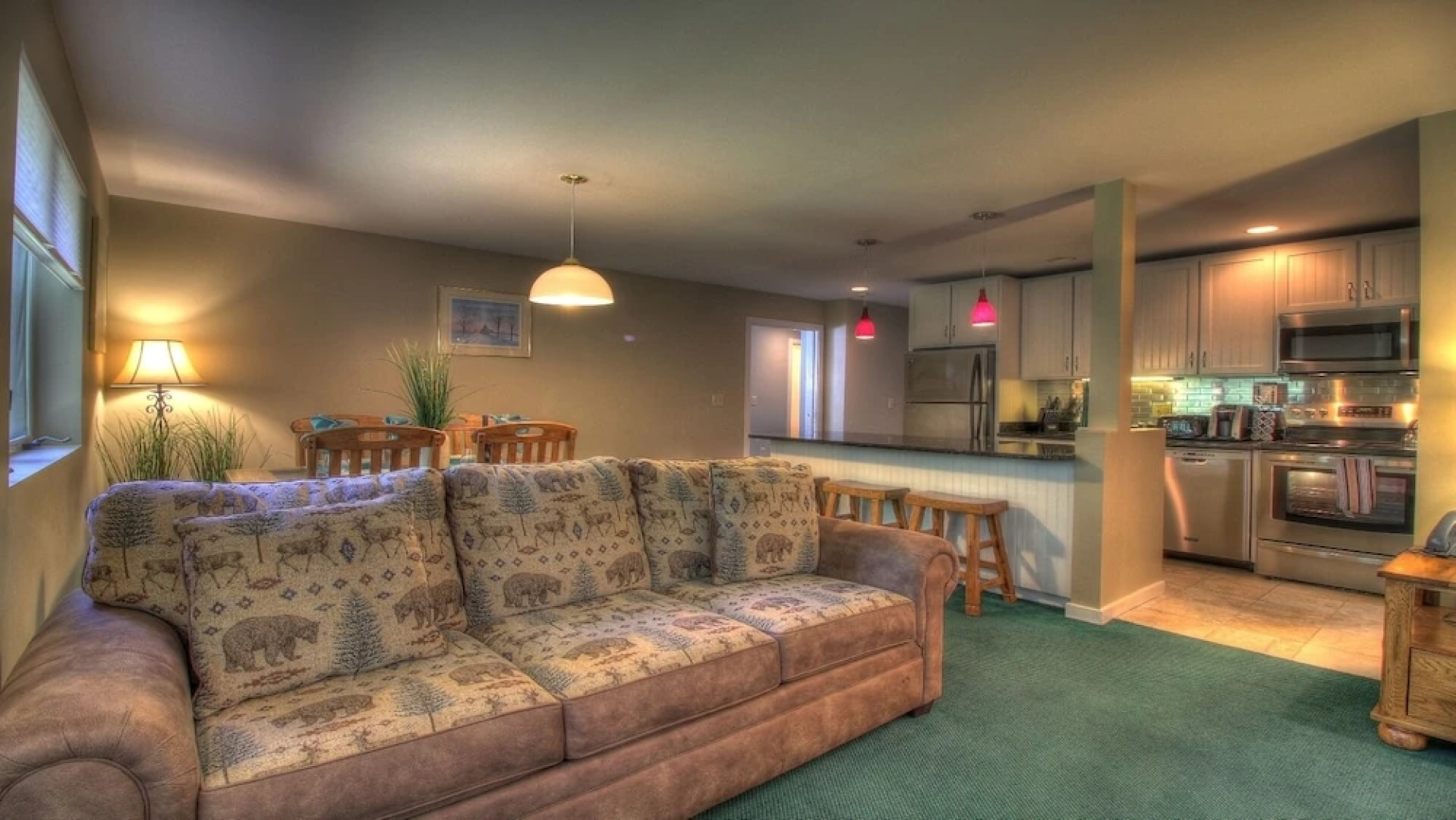 Killington Center Suite:  Perfect for families!  Sleeps 10 in 3BR/2BA renovated condo
