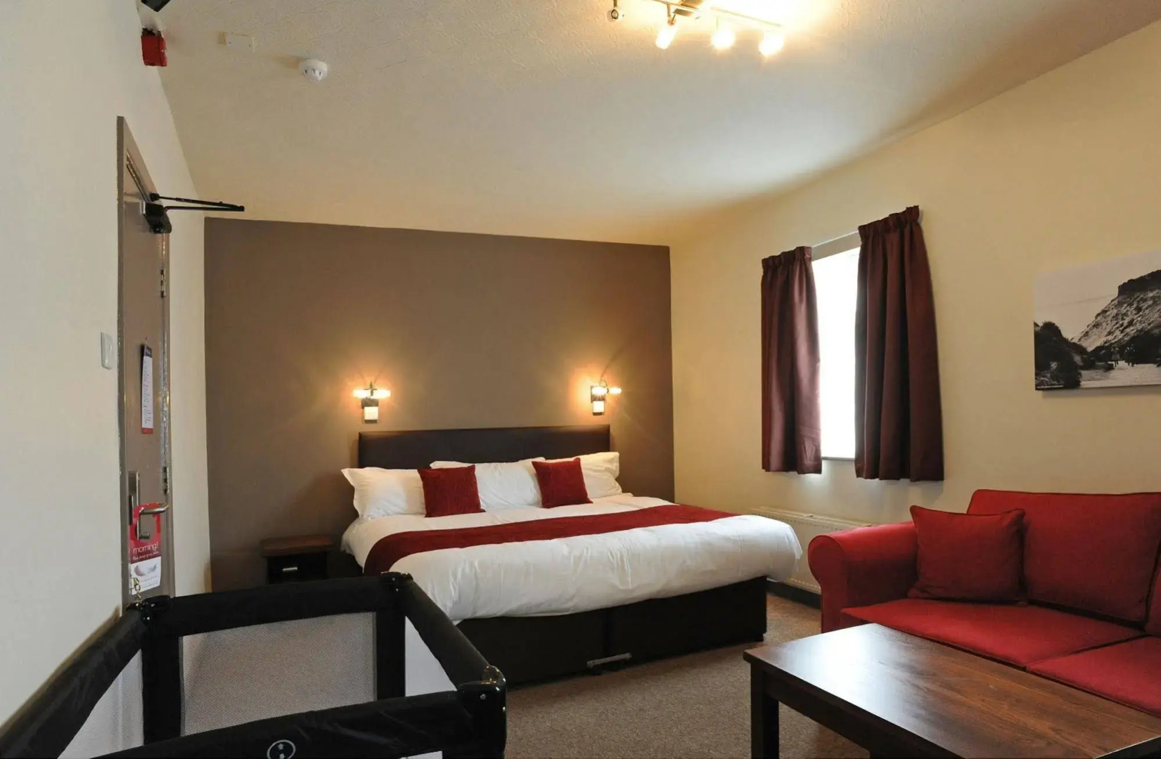 The Spyglass and Kettle