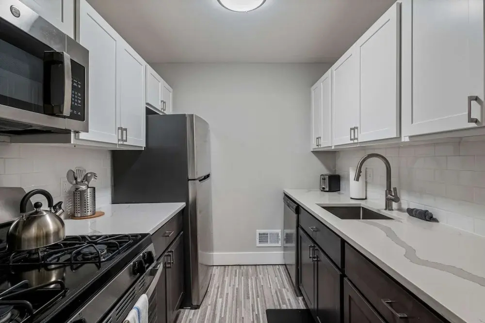 Spacious 2BR 1BA Haven - Perfect for Families