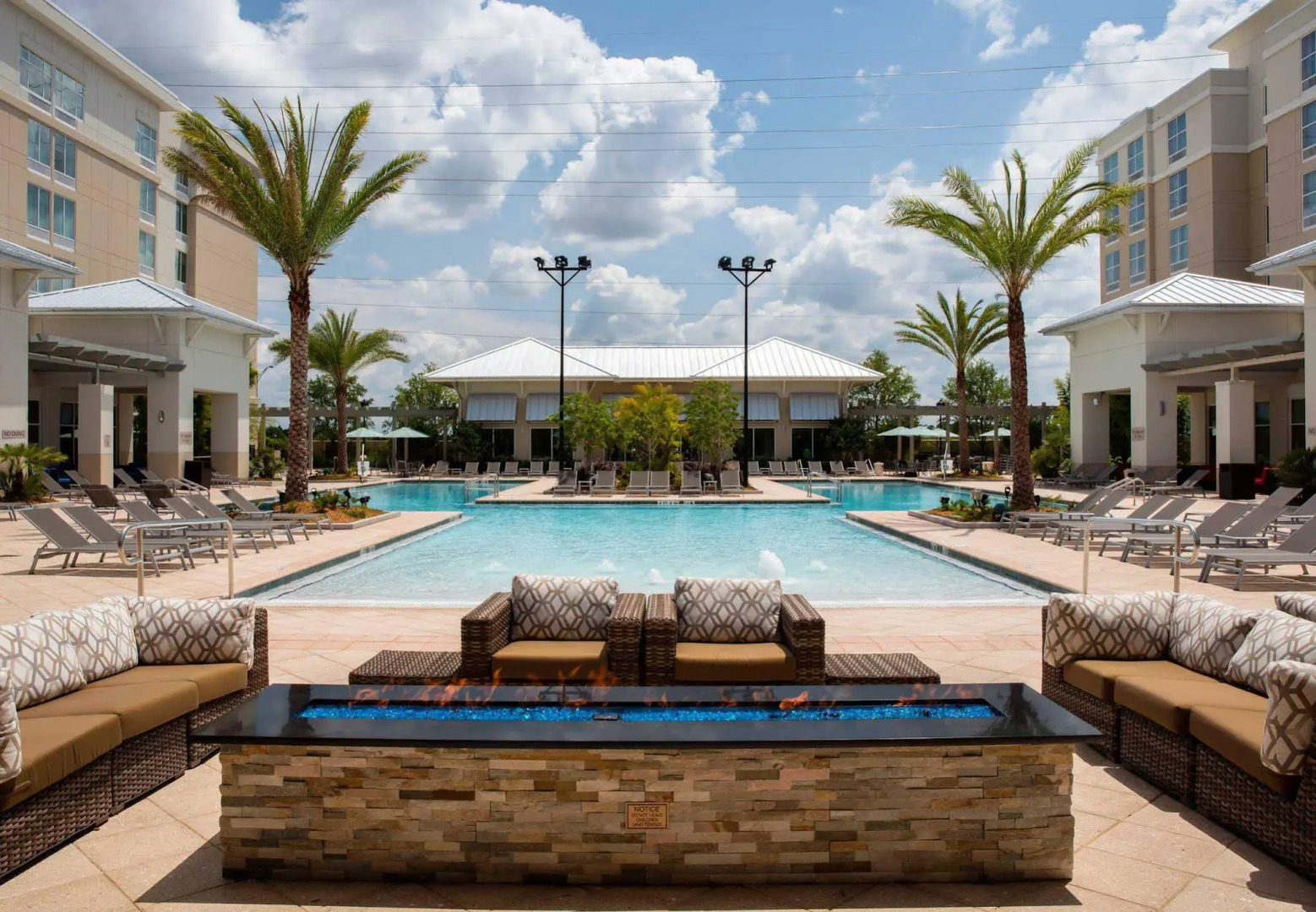 TownePlace Suites Orlando at FLAMINGO CROSSINGS® Town Center/Western Entrance