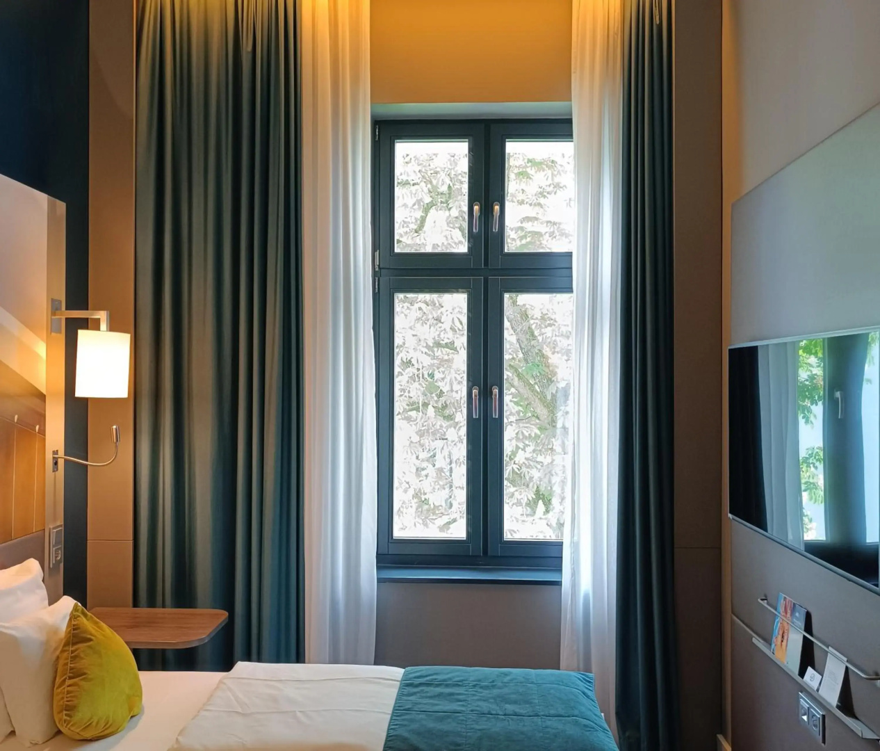 Letter Hotel
