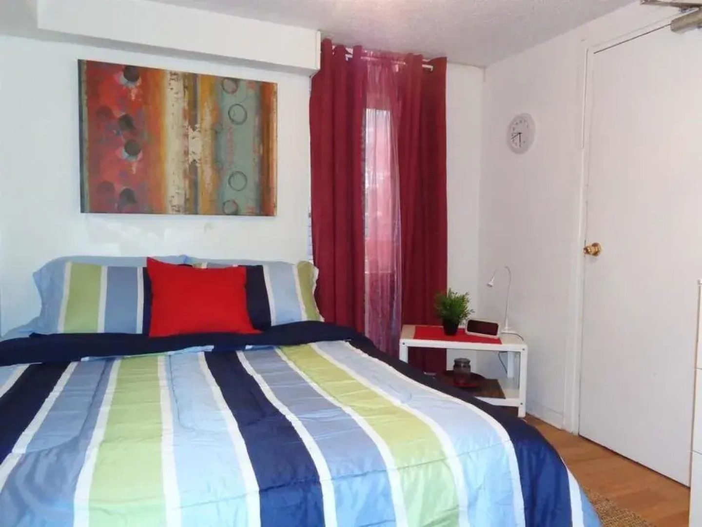 Adib Apartments - 840 Woodroffe Ave, Unit 2