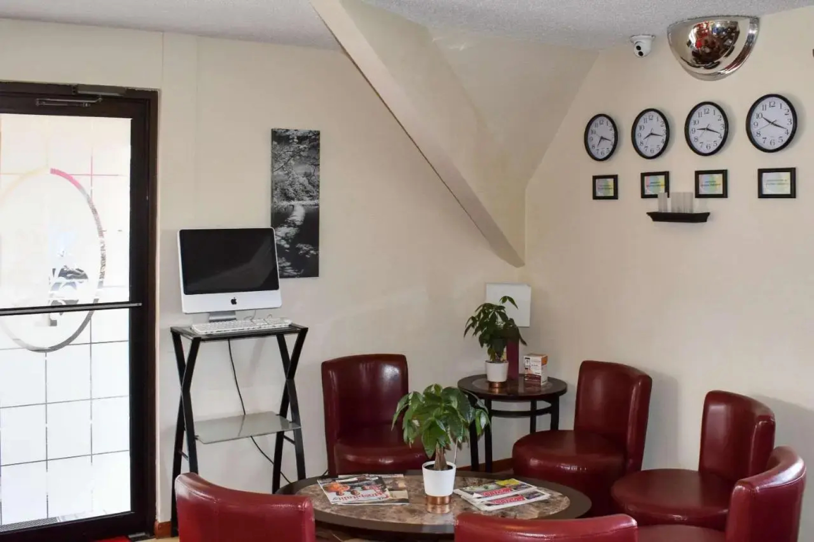 Econolodge Inn & Suites Bordentown