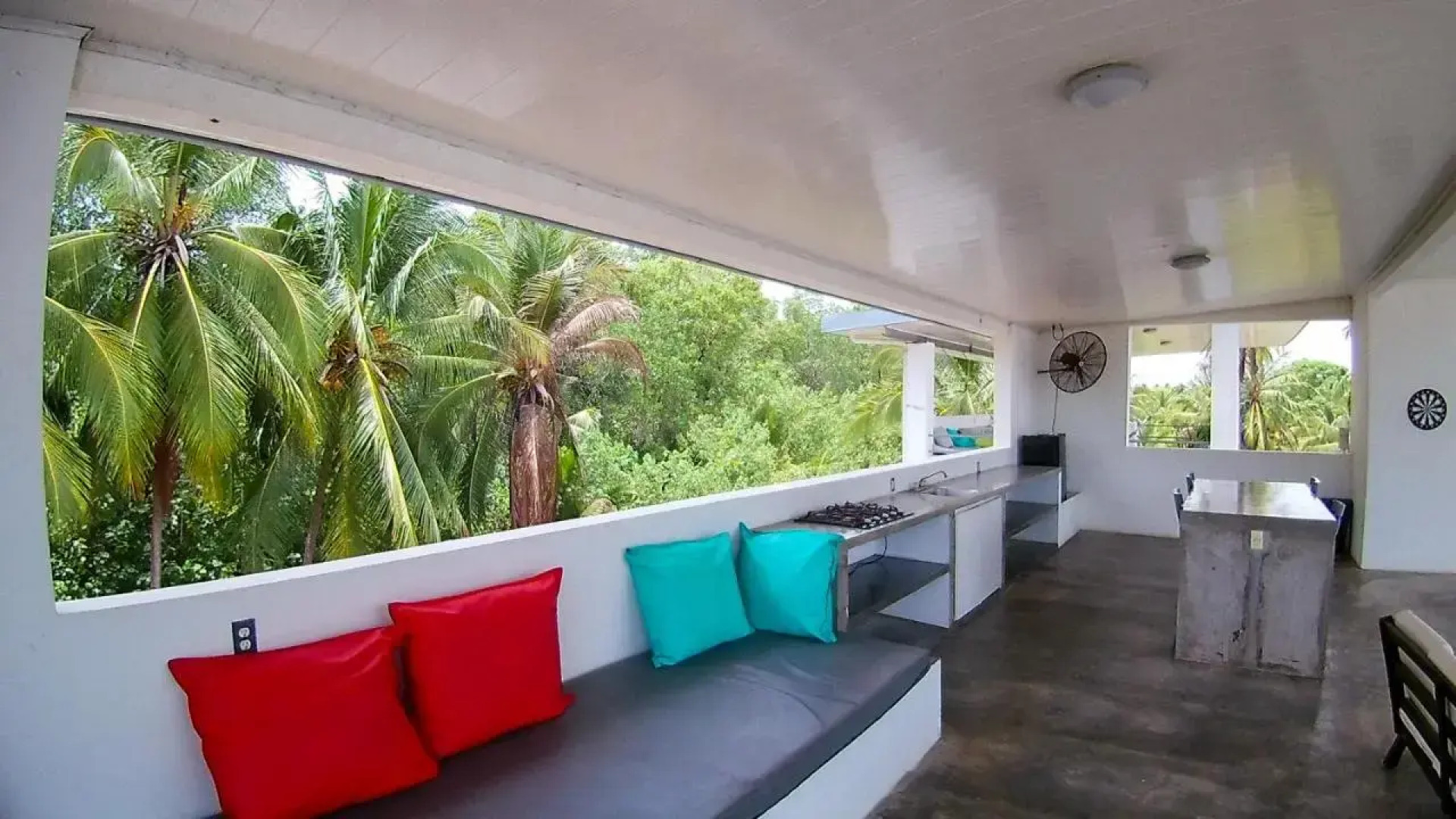 Show Pony Beach Resort and Suites