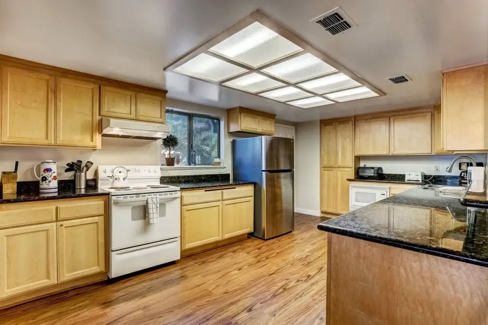 Paloma Place